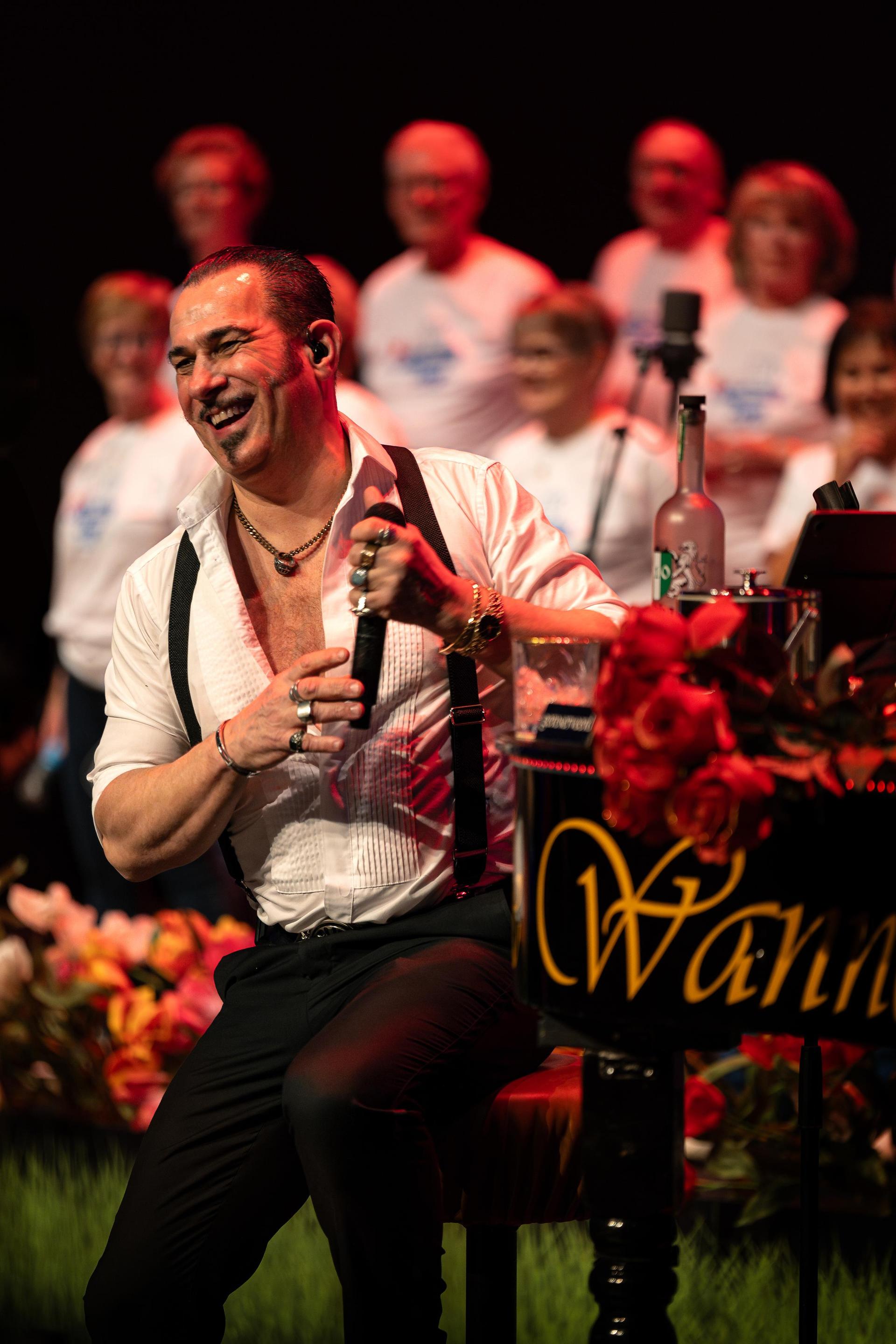 Foto van Meezingfeest Spijkenisse Zingt met de Wannebiezz