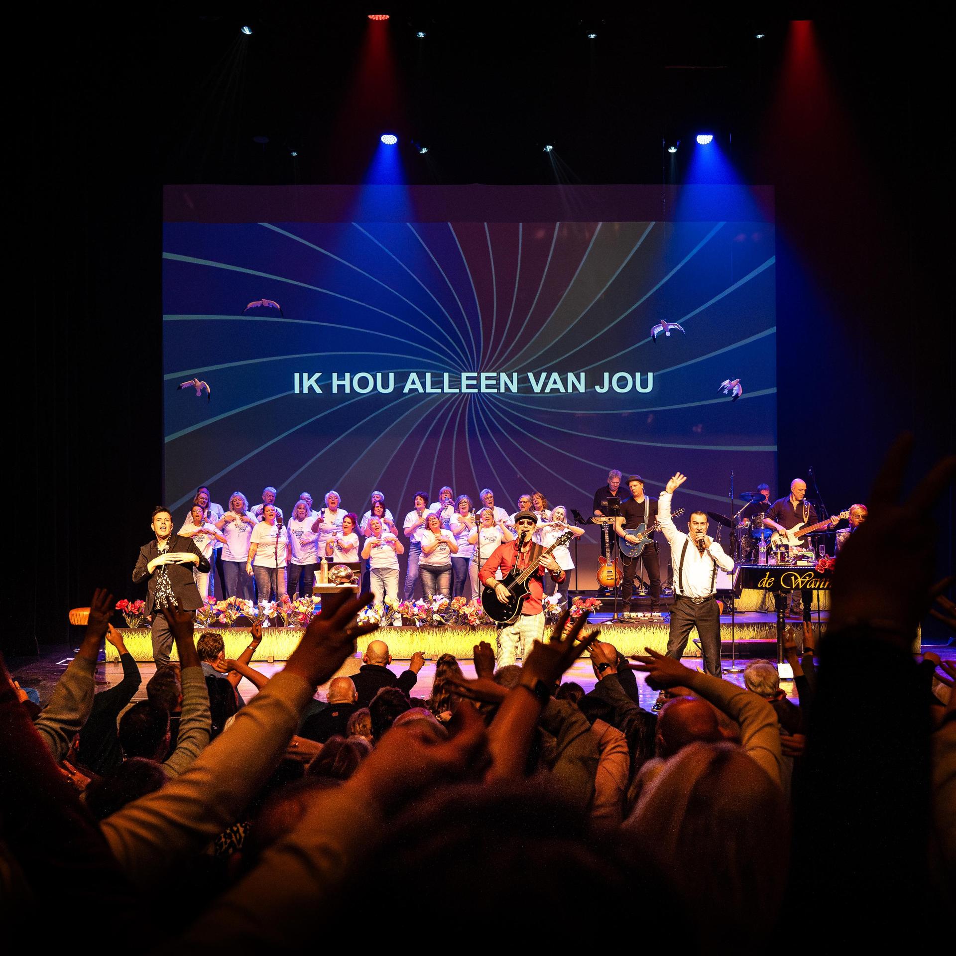Foto van Meezingfeest Spijkenisse Zingt met de Wannebiezz