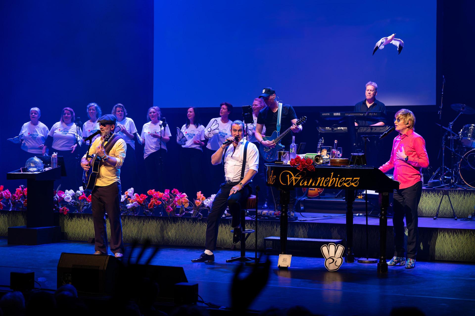 Foto van Meezingfeest Spijkenisse Zingt met de Wannebiezz