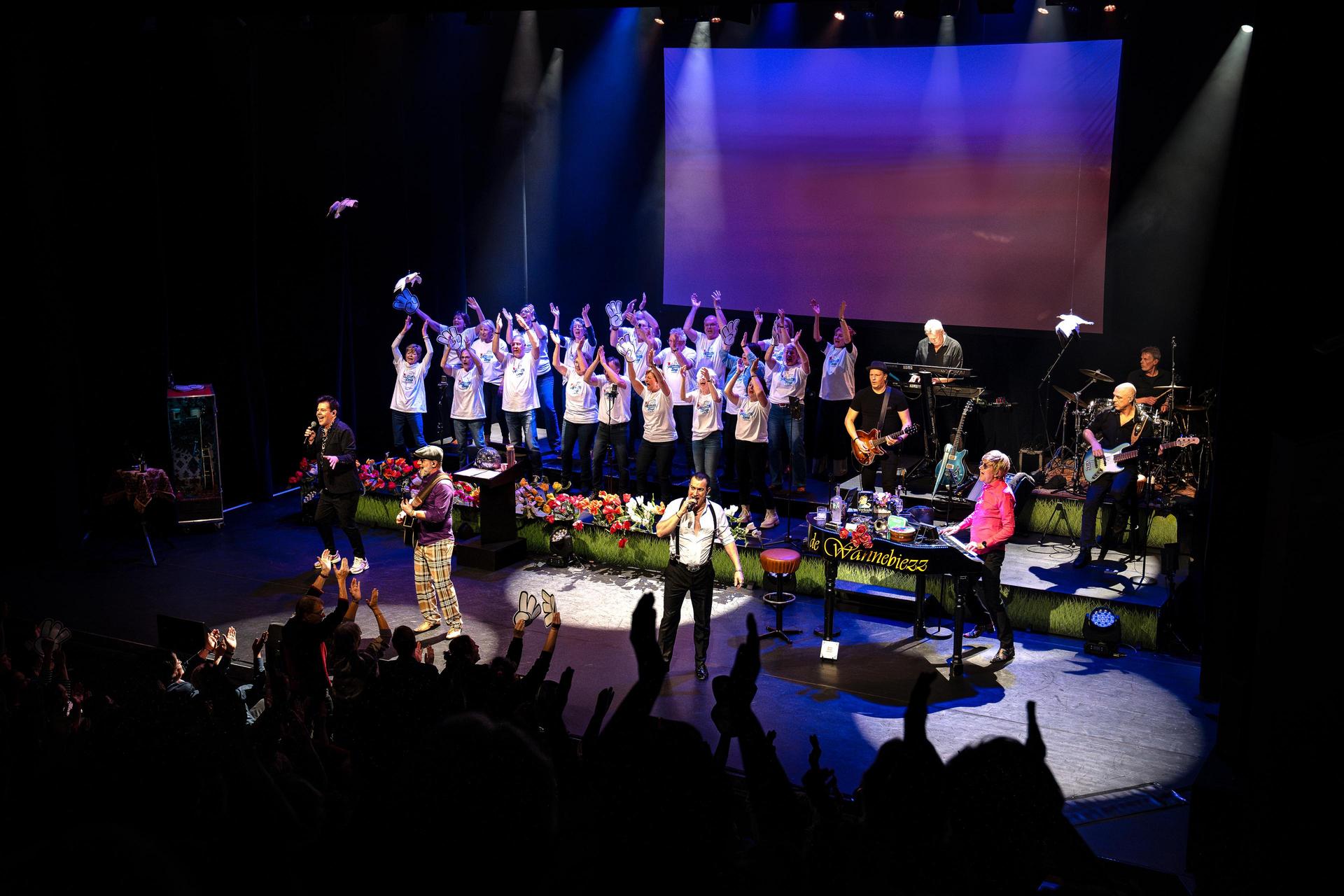 Foto van Meezingfeest Spijkenisse Zingt met de Wannebiezz