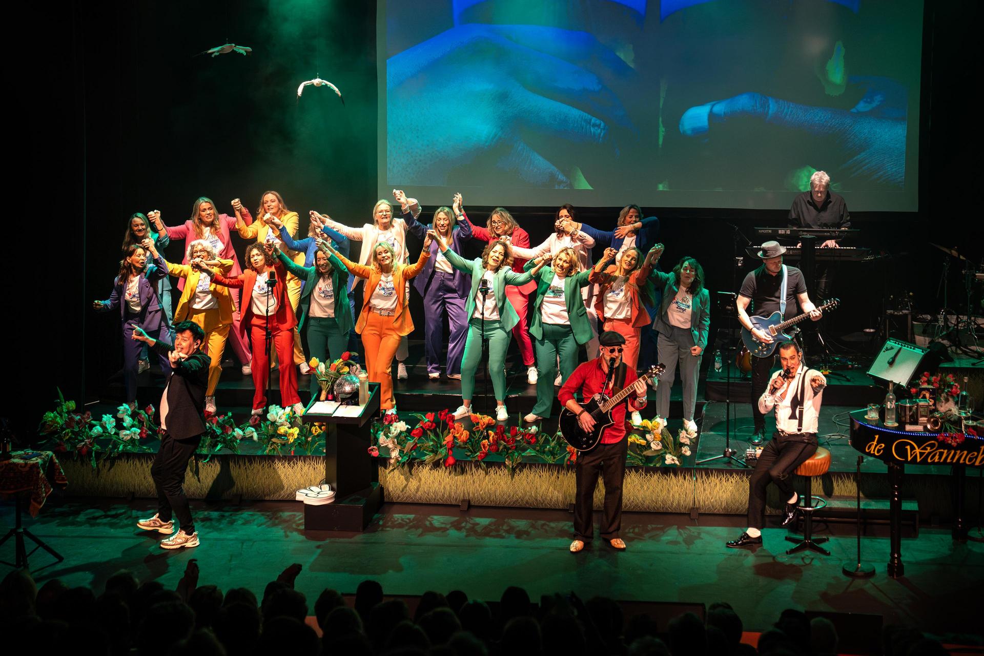 Foto van Meezingfeest Spijkenisse Zingt met de Wannebiezz