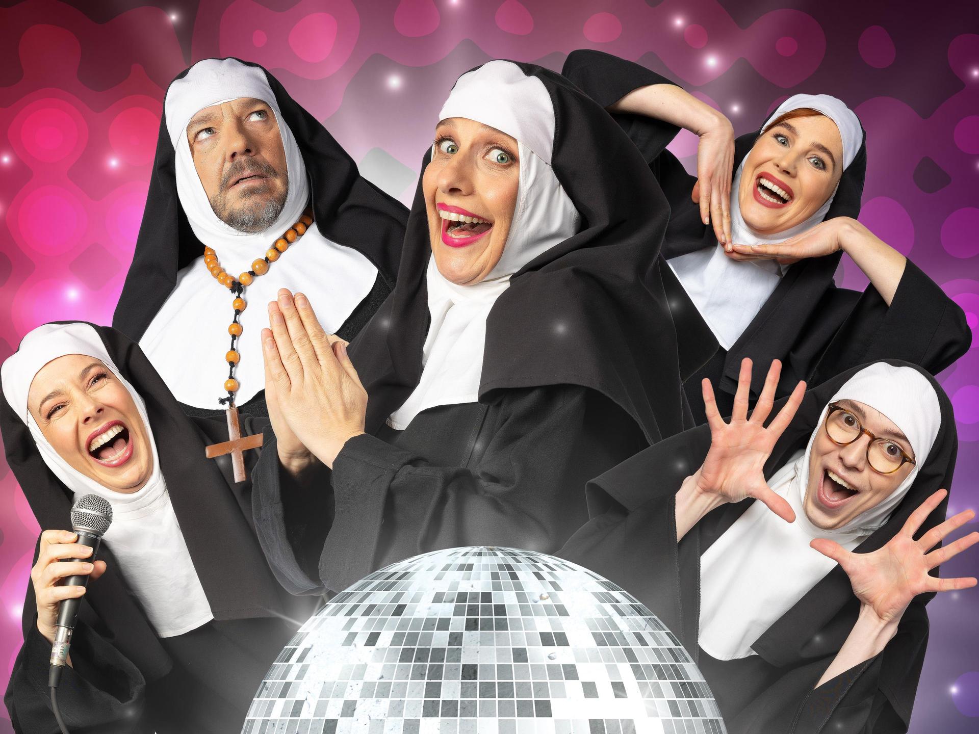 Nonsens, Promotiefoto van musical Nonsens met de cast van 5 nonnen achter een discobal