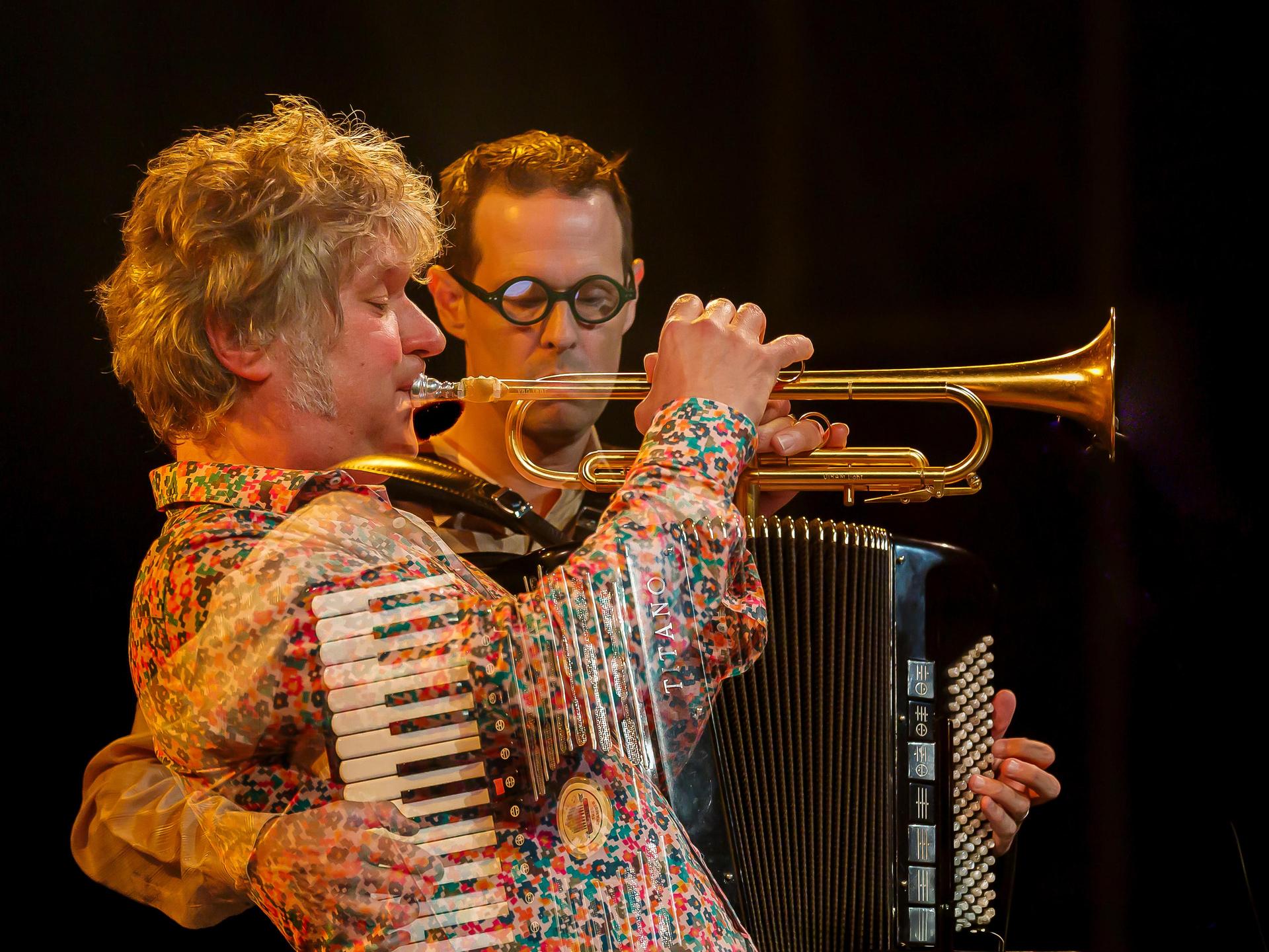 Eric Vloeimans & Will Holshouser, Promotiefoto van Eric Vloeimans en Will Holshouser op trompet en acccordeon