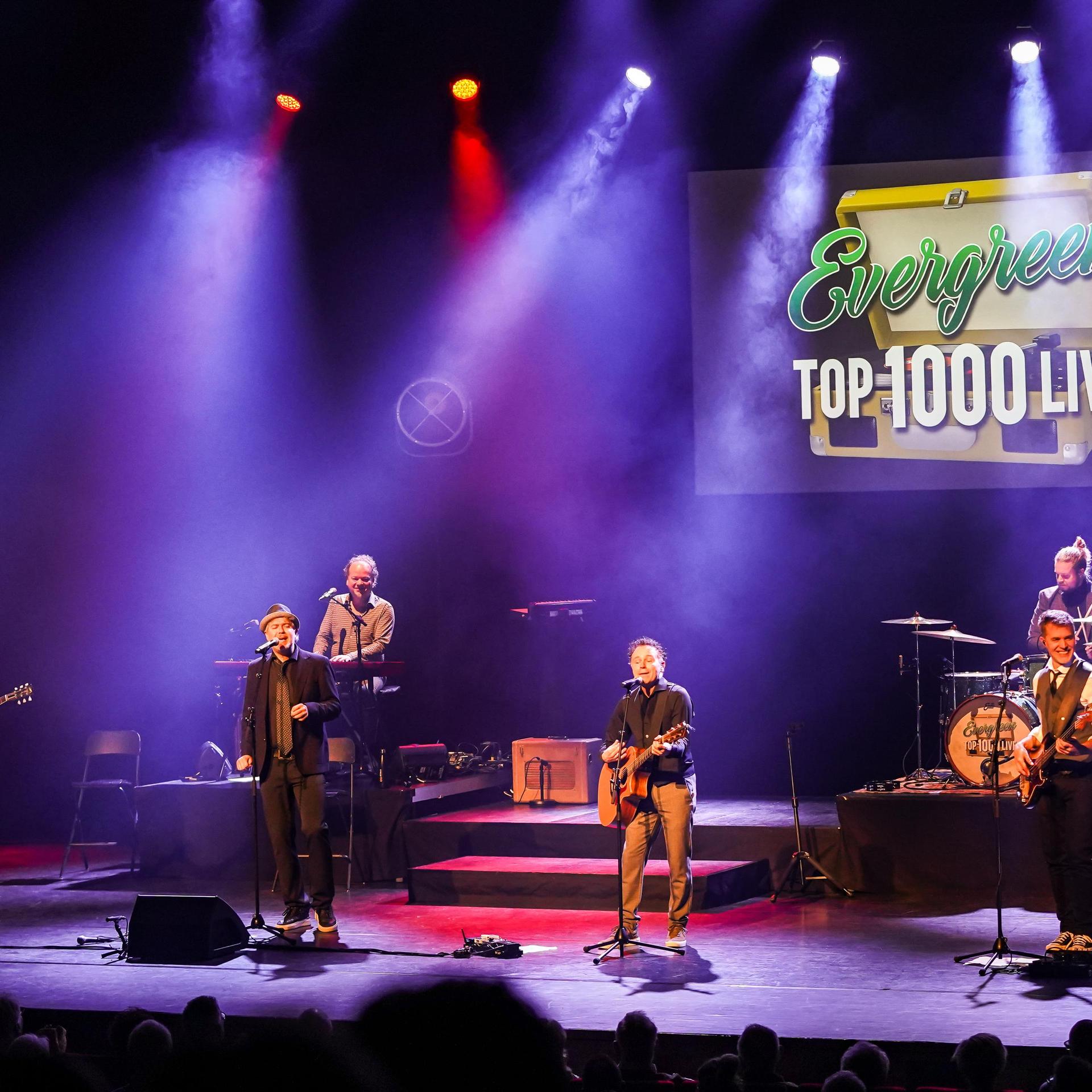 Evergreen Top 1000 Live!, Promotiefoto van Evergreen Top 1000 Live Band - de band op het podium