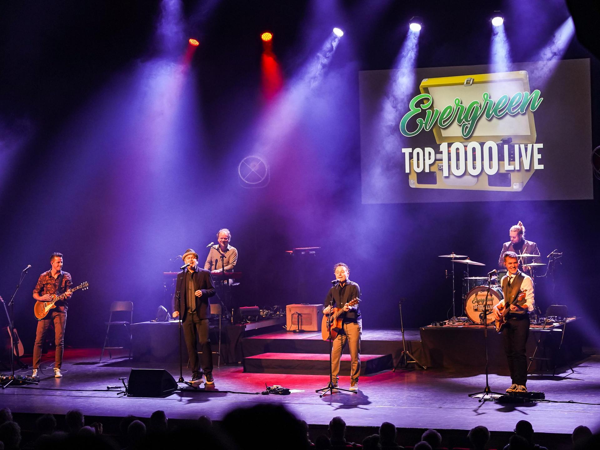 Evergreen Top 1000 Live!, Promotiefoto van Evergreen Top 1000 Live Band - de band op het podium
