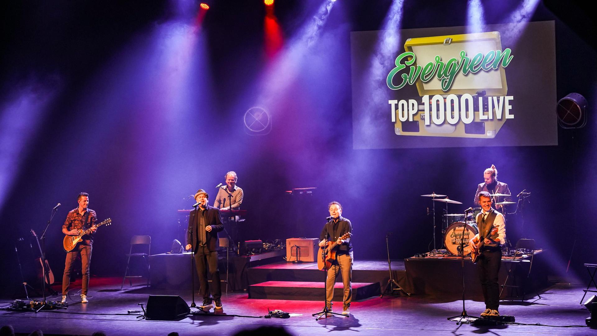 Evergreen Top 1000 Live!, Promotiefoto van Evergreen Top 1000 Live Band - de band op het podium