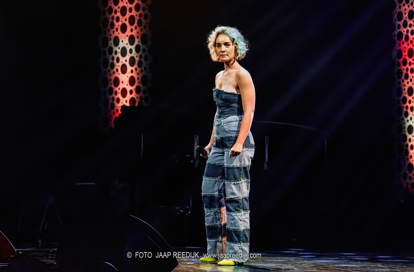 Foto van Marieke Goemans uit Hoe overleef ik tijdens de seizoenspresentatie