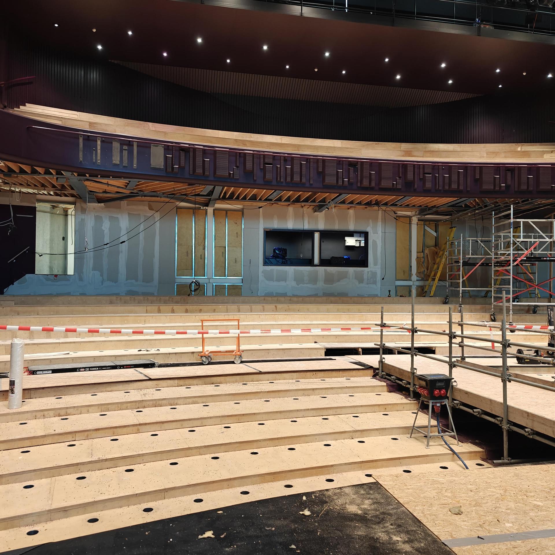 Verbouwing Theater de Stoep, Foto's van de verbouwing van de grote zaal en foyer