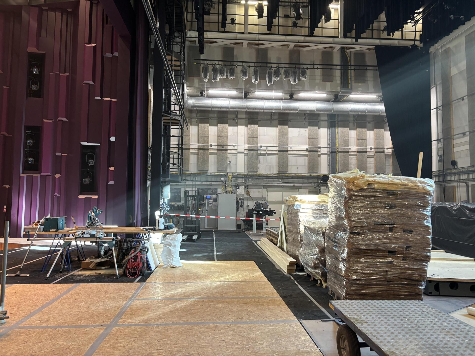 Foto's van de verbouwing van Theater de Stoep
