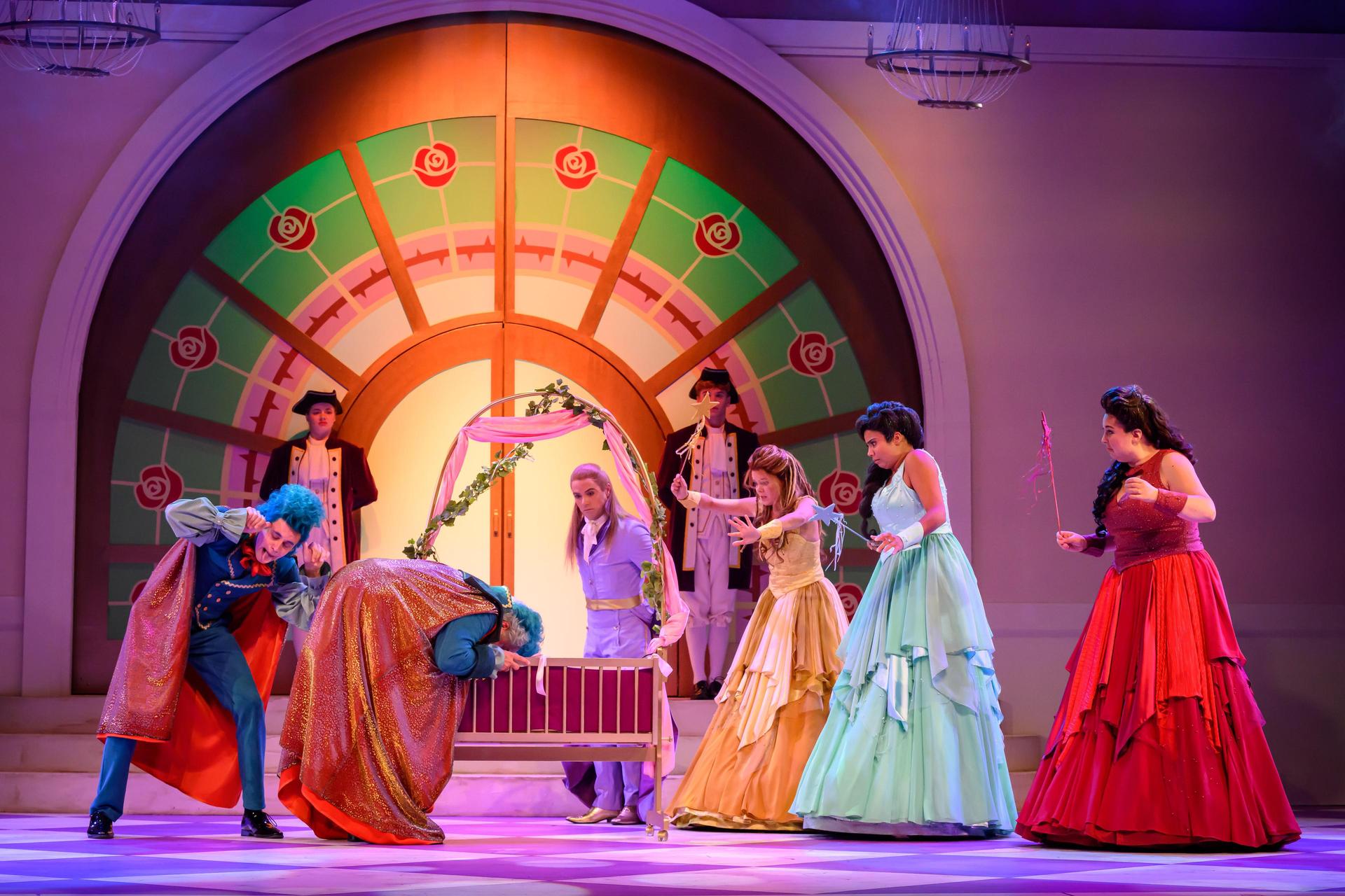 scenebeelden van Doornroosje de musical