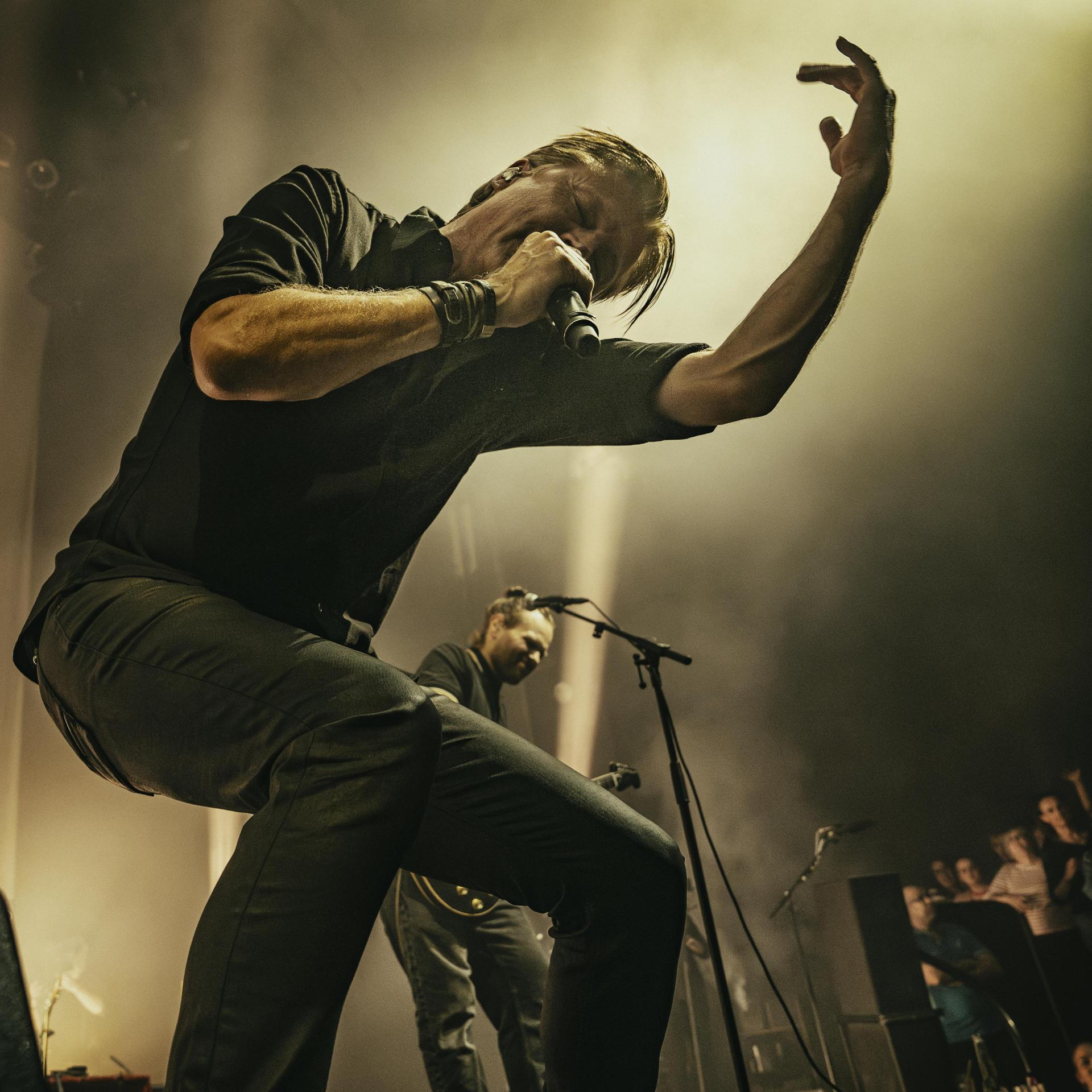 Scènefoto's van de band IOS op het podium
