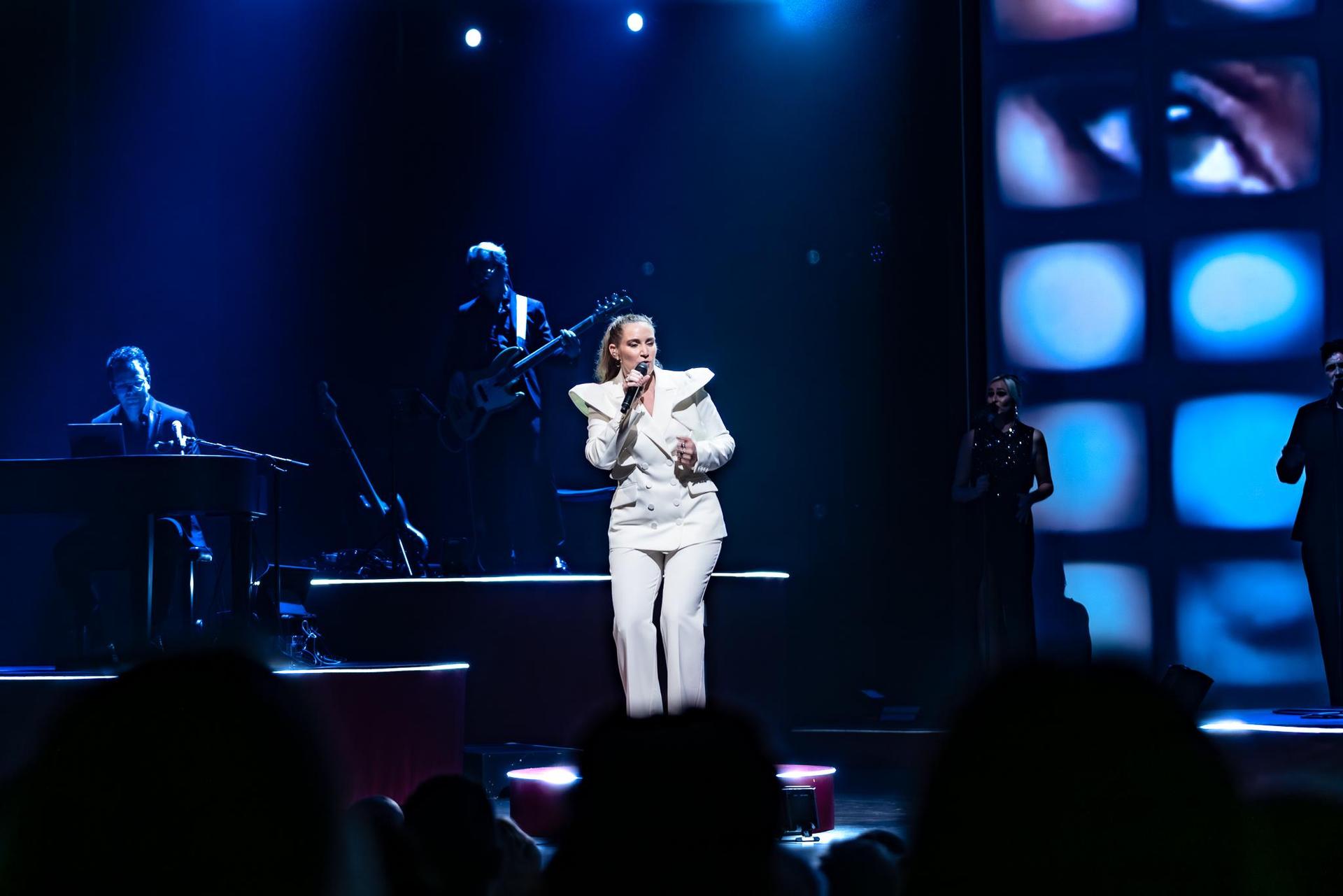 scenefoto's van The Power of Love