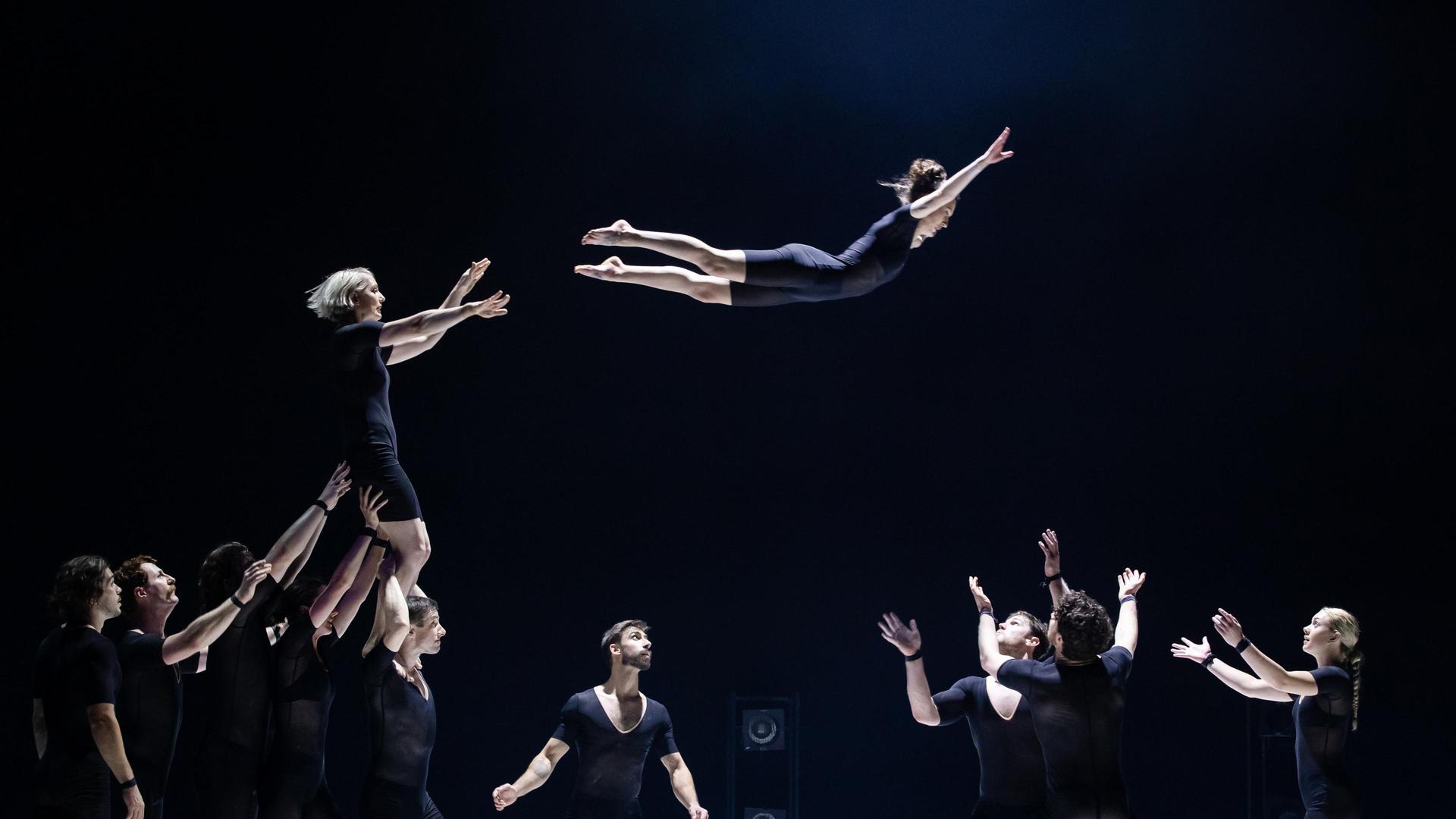 Circa , scenebeelden Circa Humans 2.0