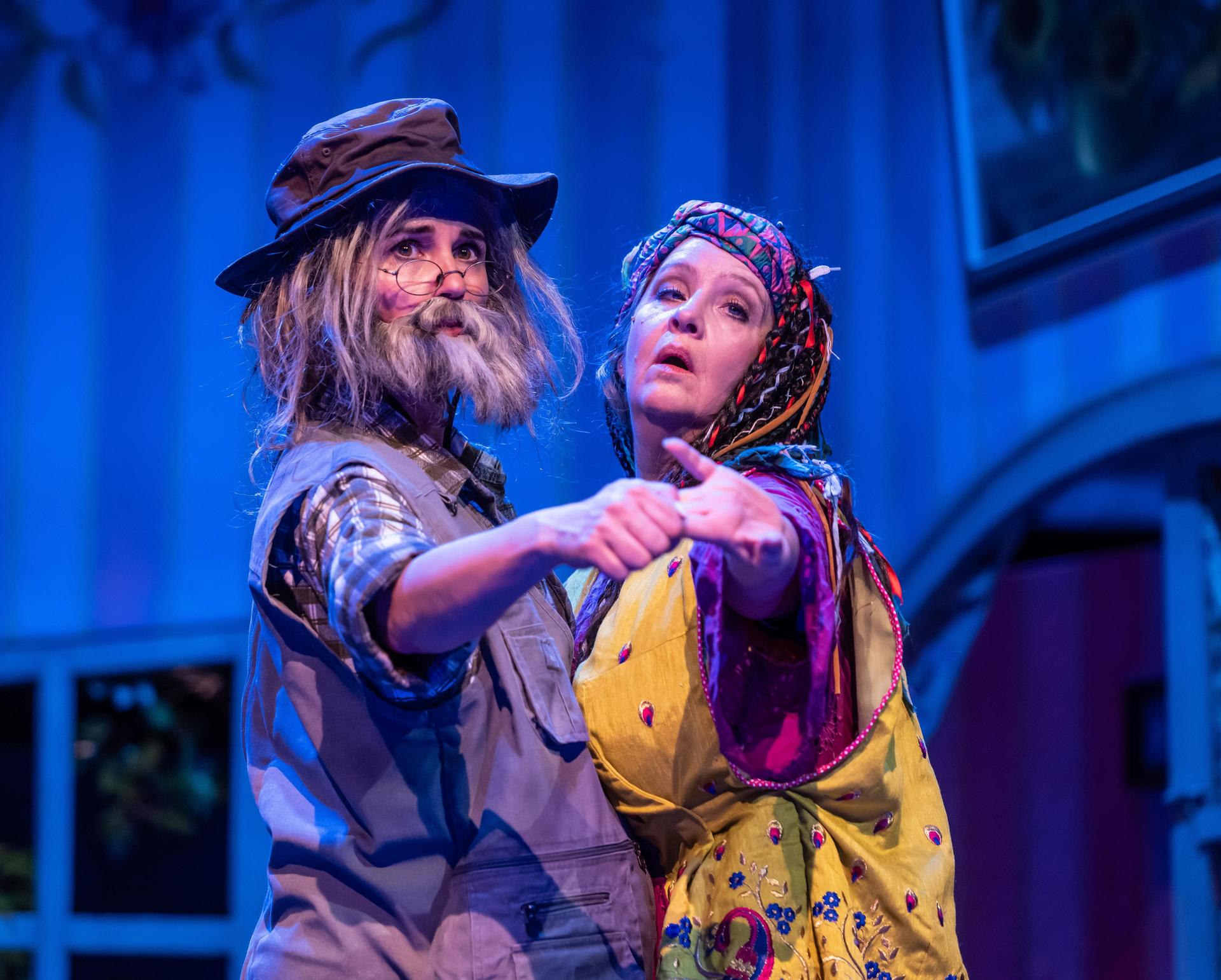 scènebeelden Hotel vol Liefde