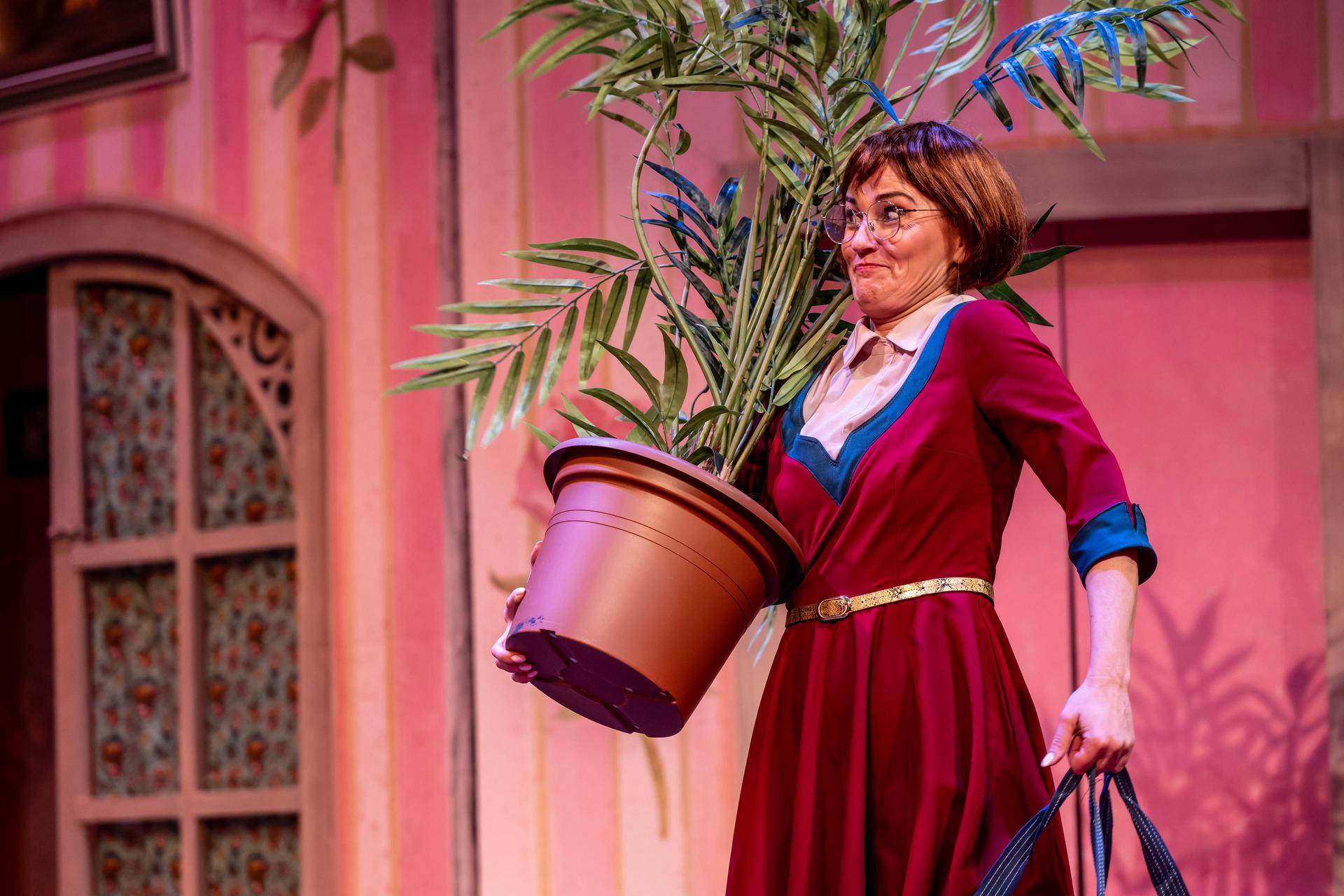 scènebeelden Hotel vol Liefde