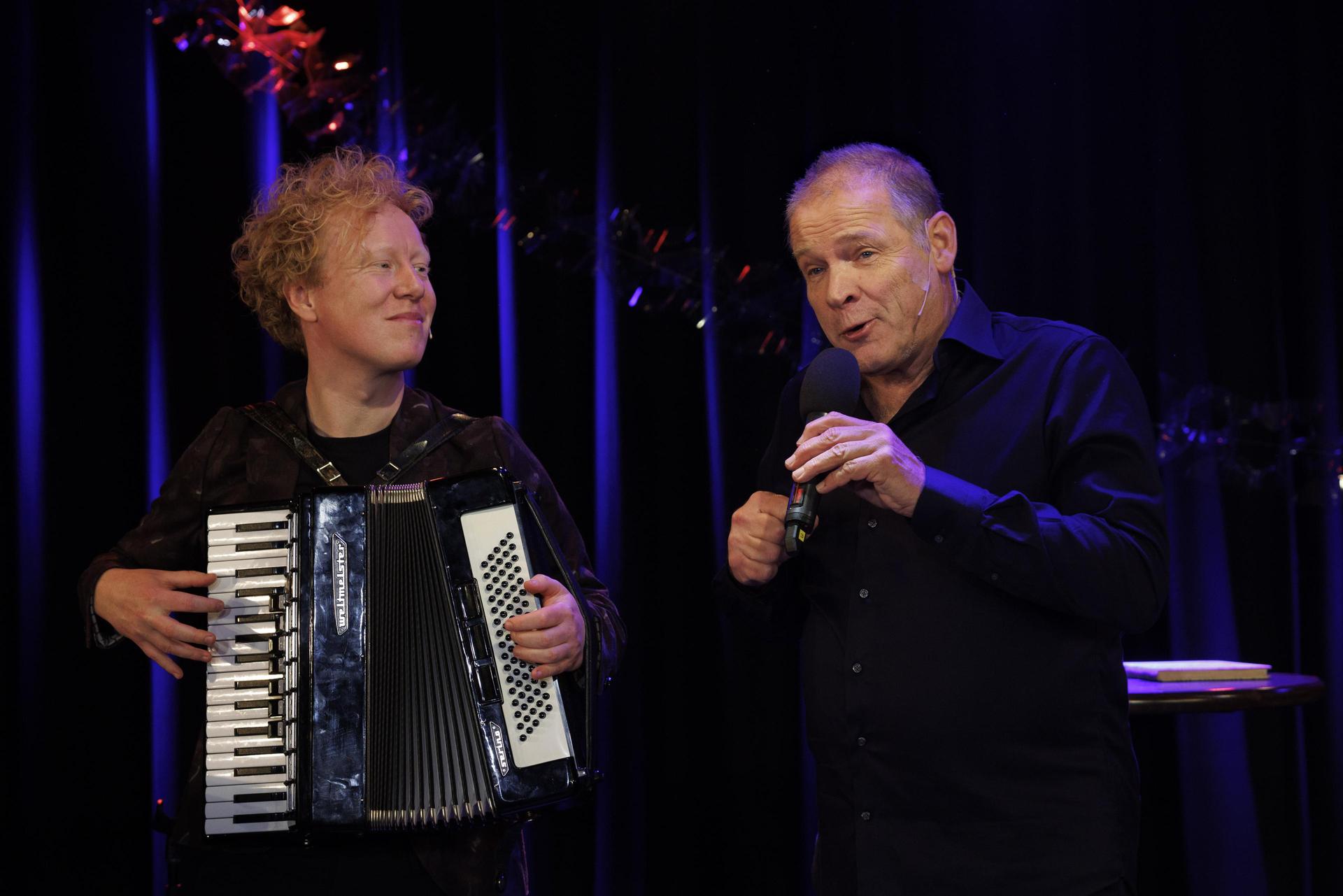 scènefoto van Erik van Muiswinkel als Drs. P