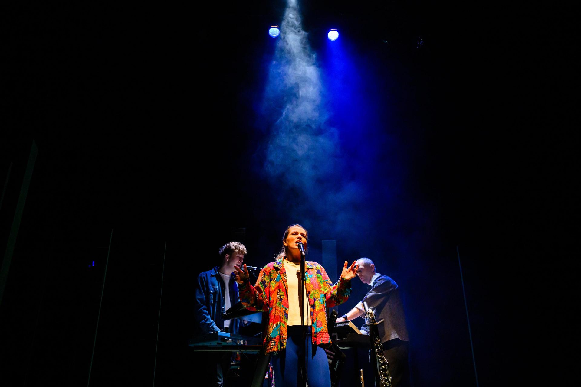 scènefoto van Louise Korthals op het podium