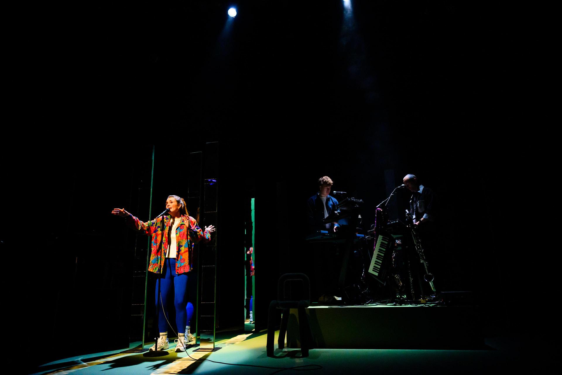 scènefoto van Louise Korthals op het podium