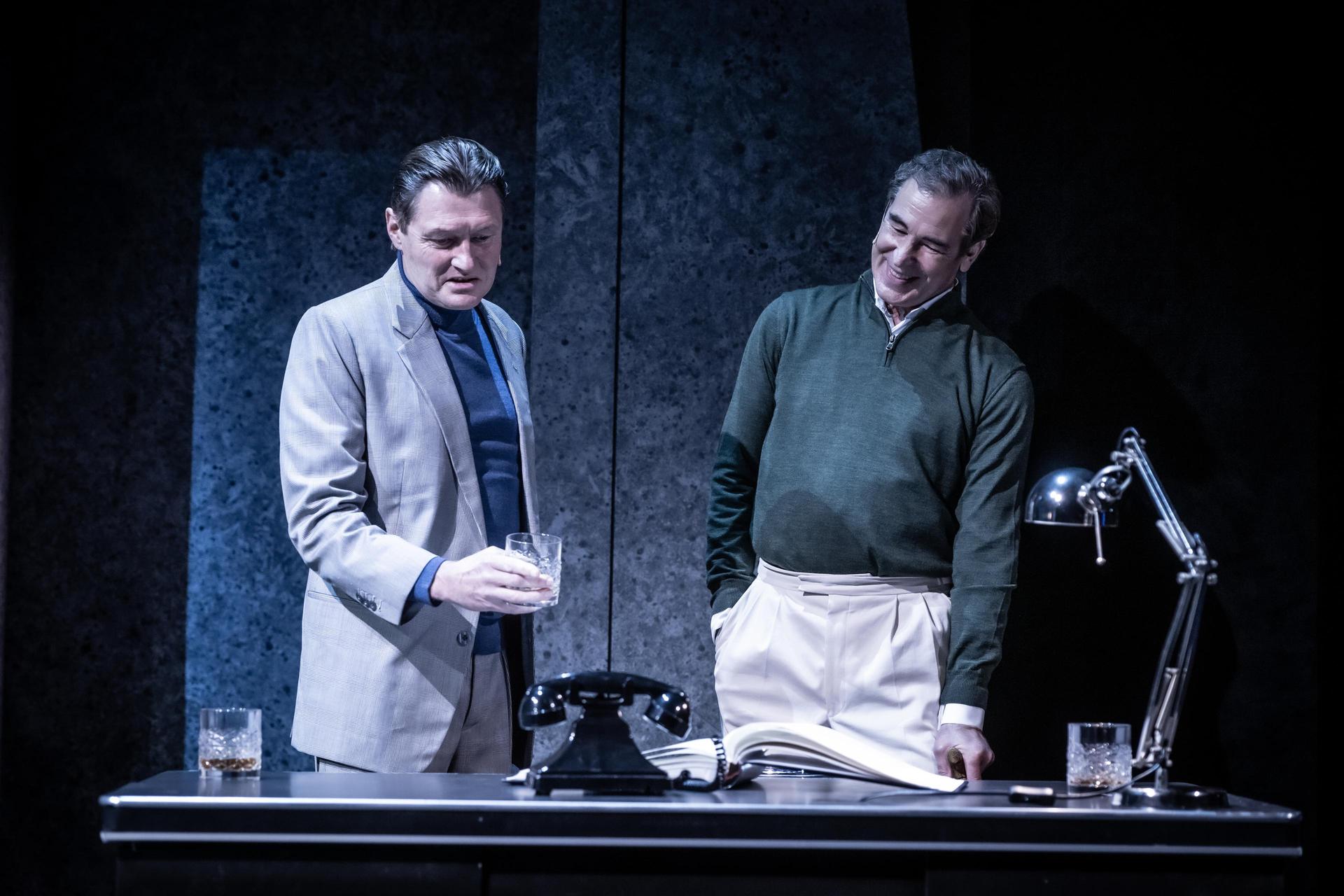 scènebeeld Dial M For Murder