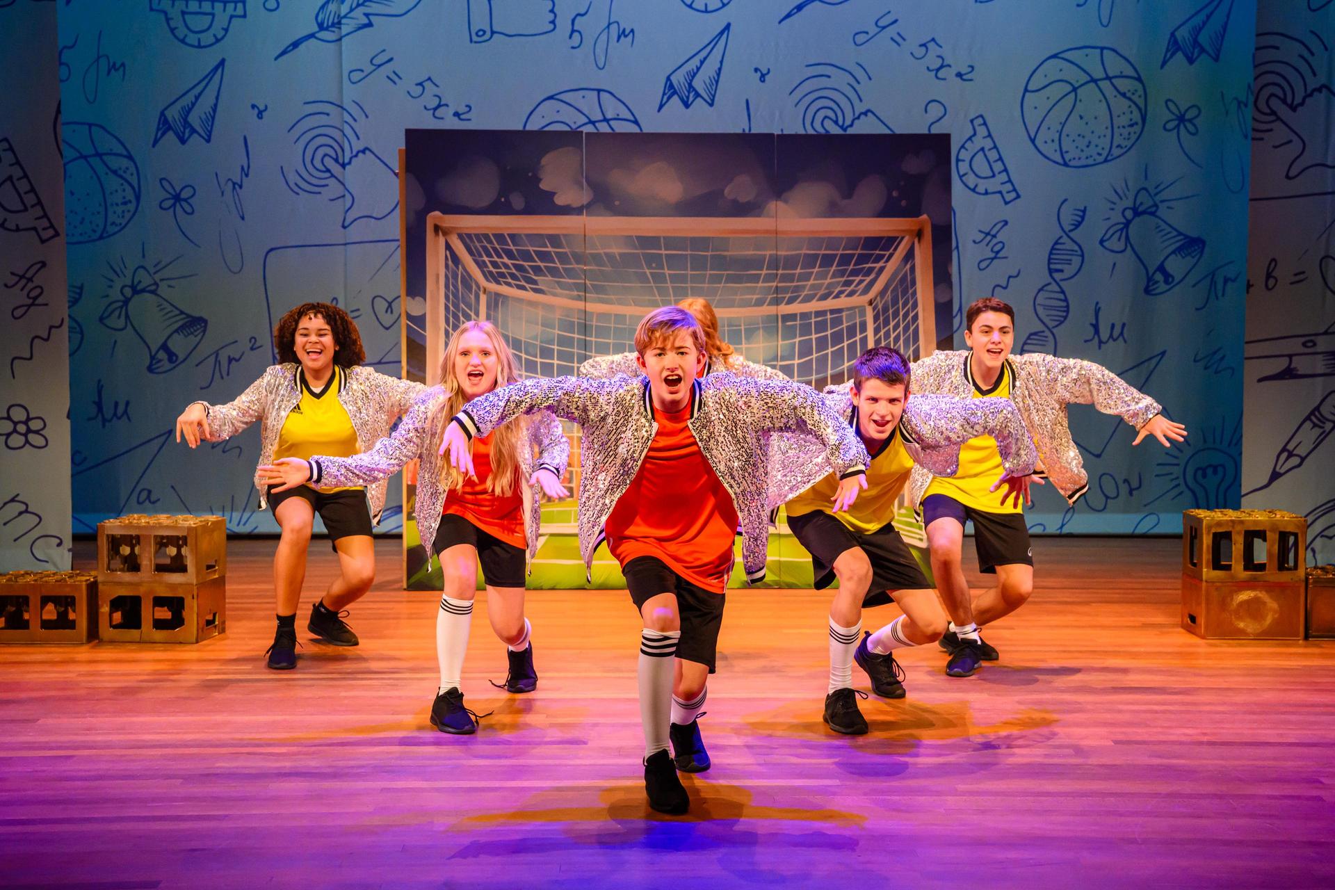 scènefoto's De Eindmusical in het theater