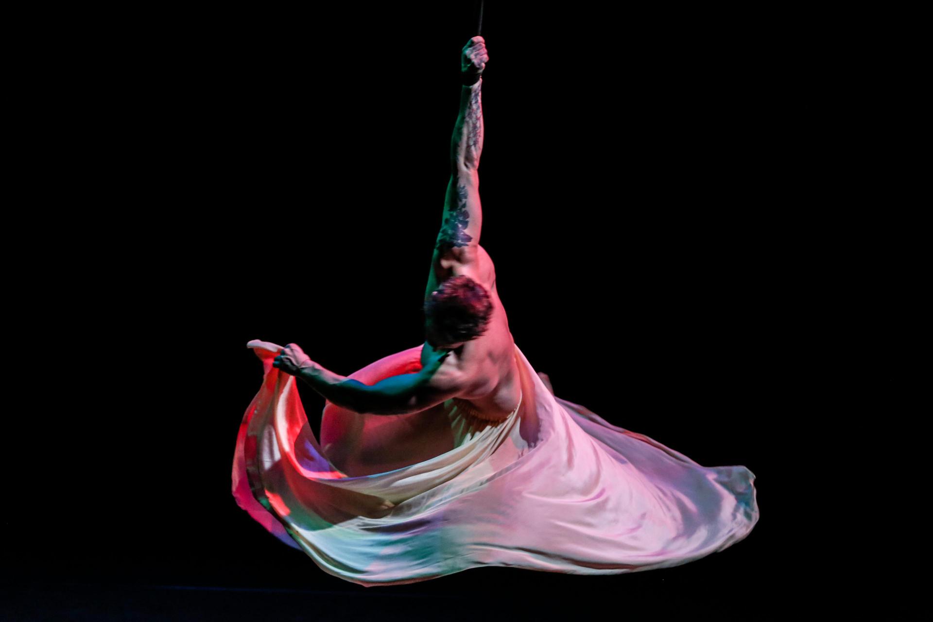 scènebeelden Chicos Mambo met Tutu