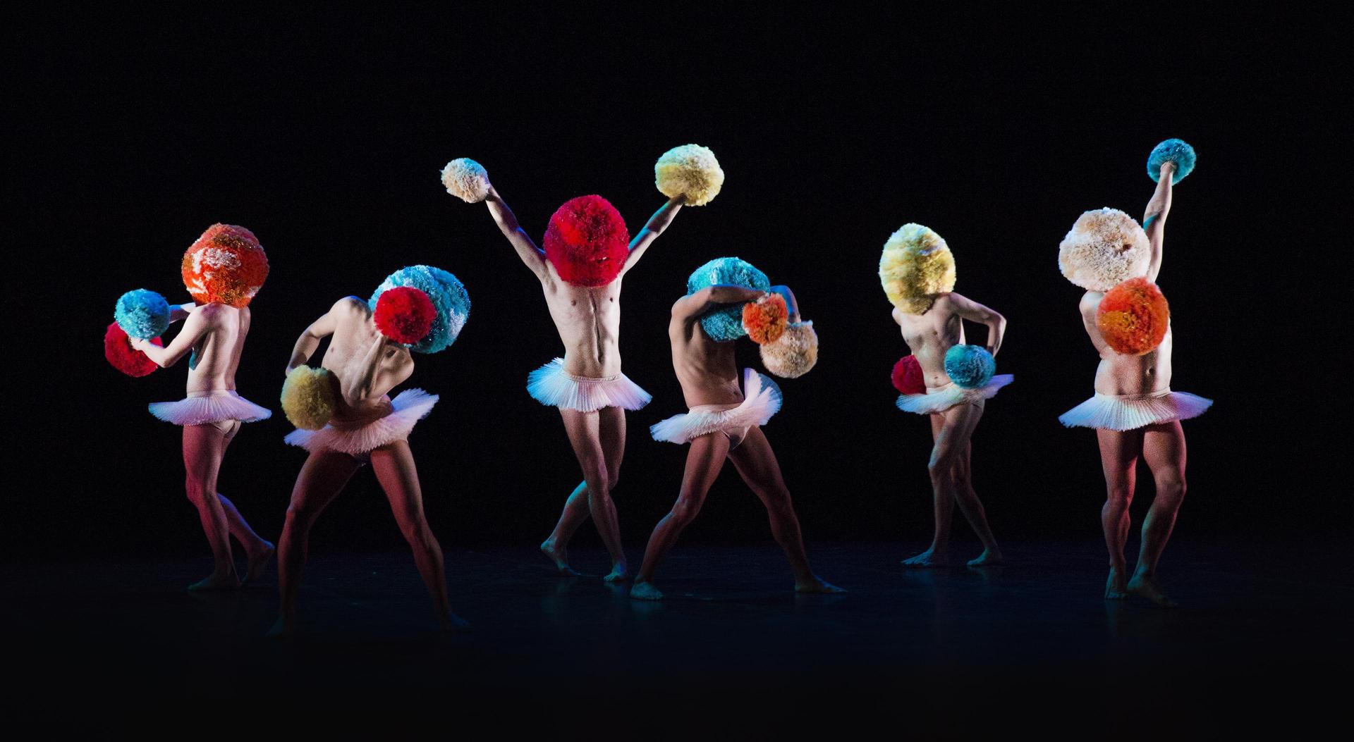 scènebeelden Chicos Mambo met Tutu