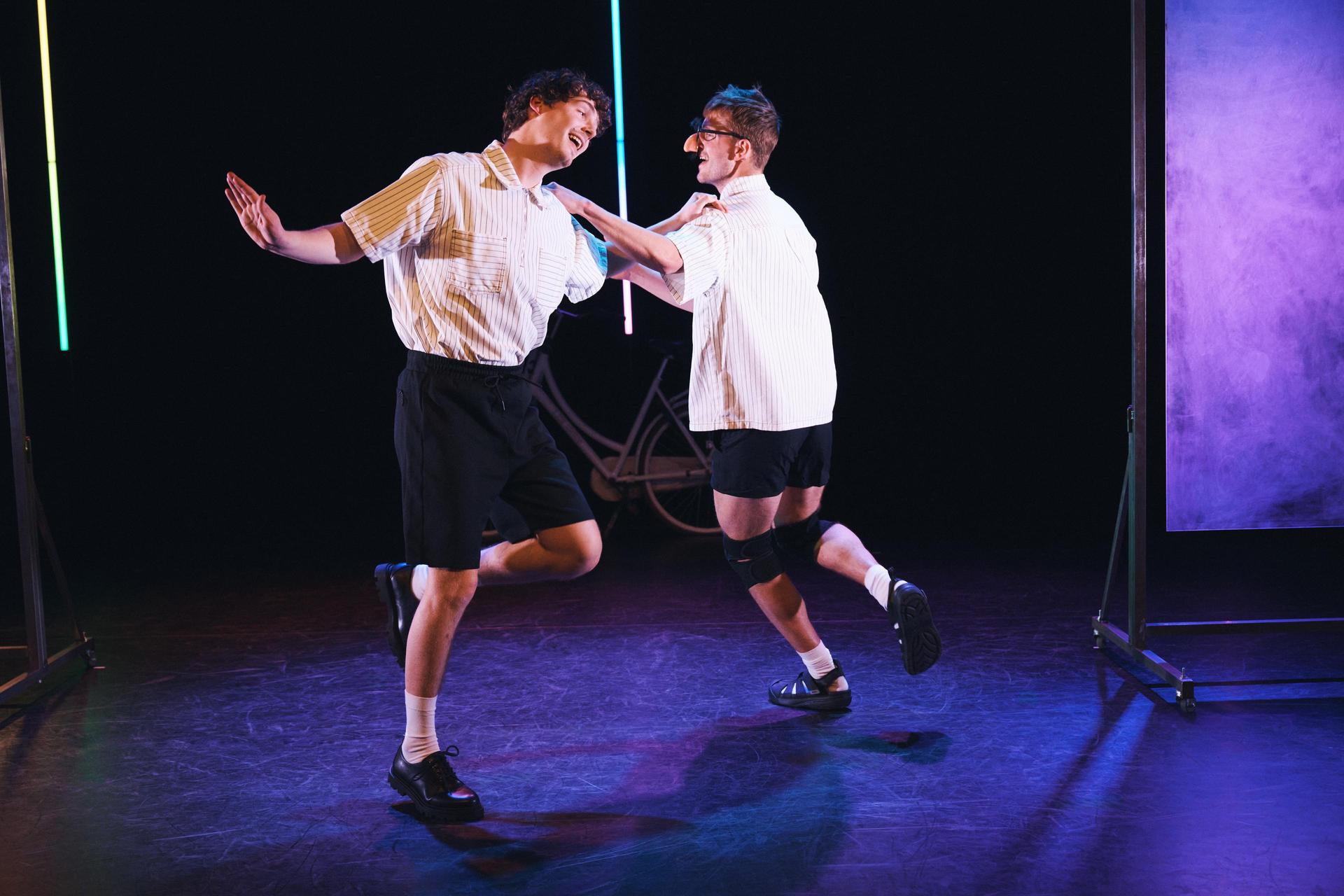 Scènefoto bij Bro's