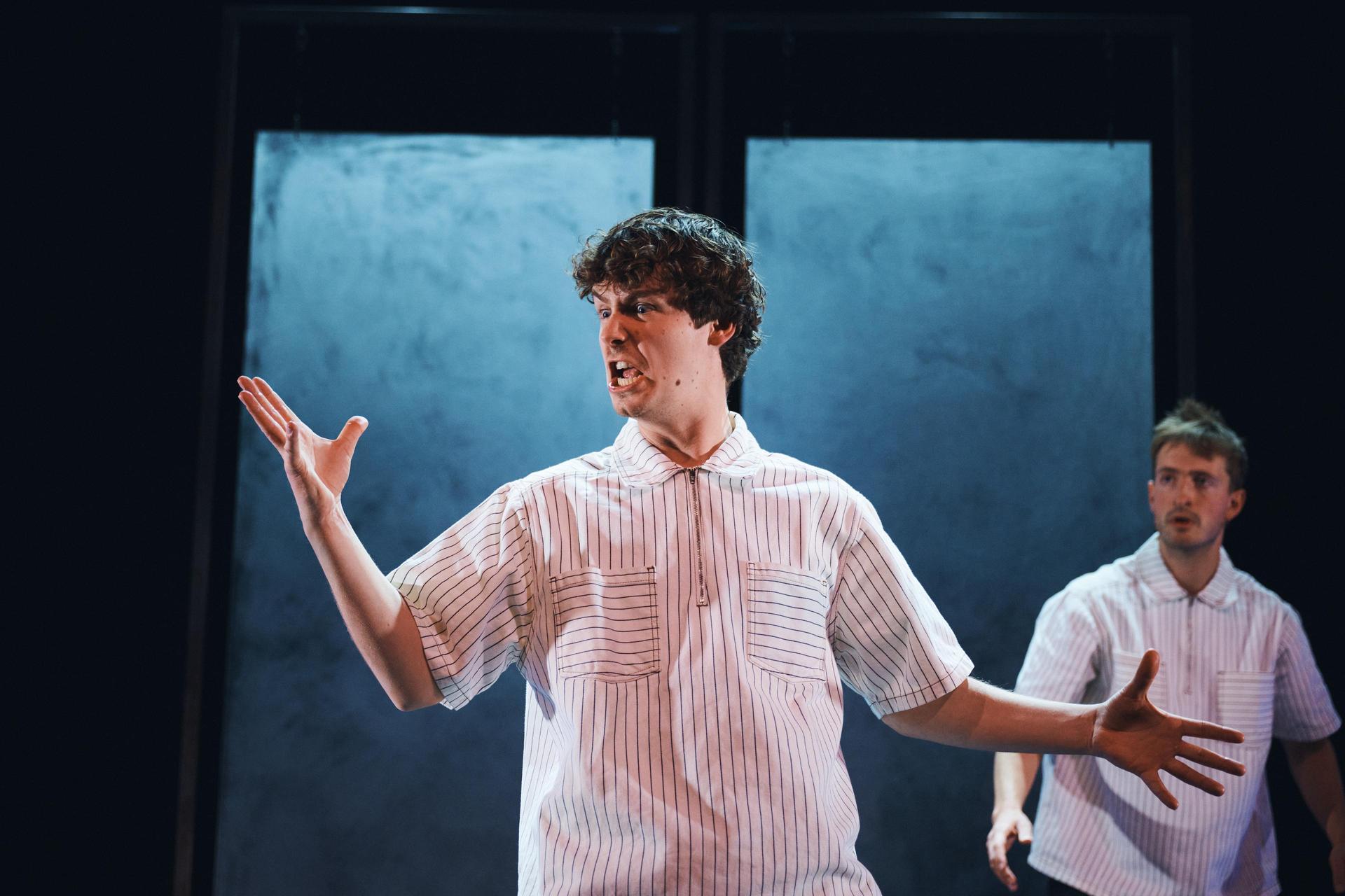 Scènefoto bij Bro's