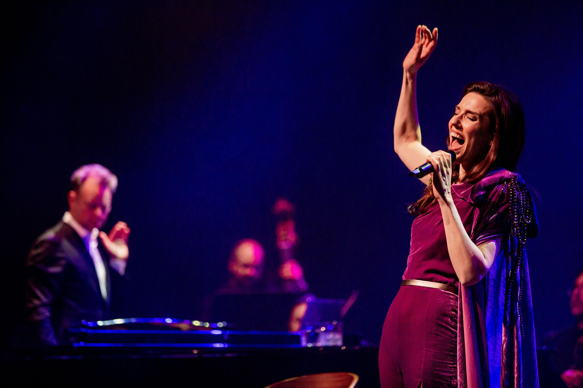 scènebeelden Woman in Love