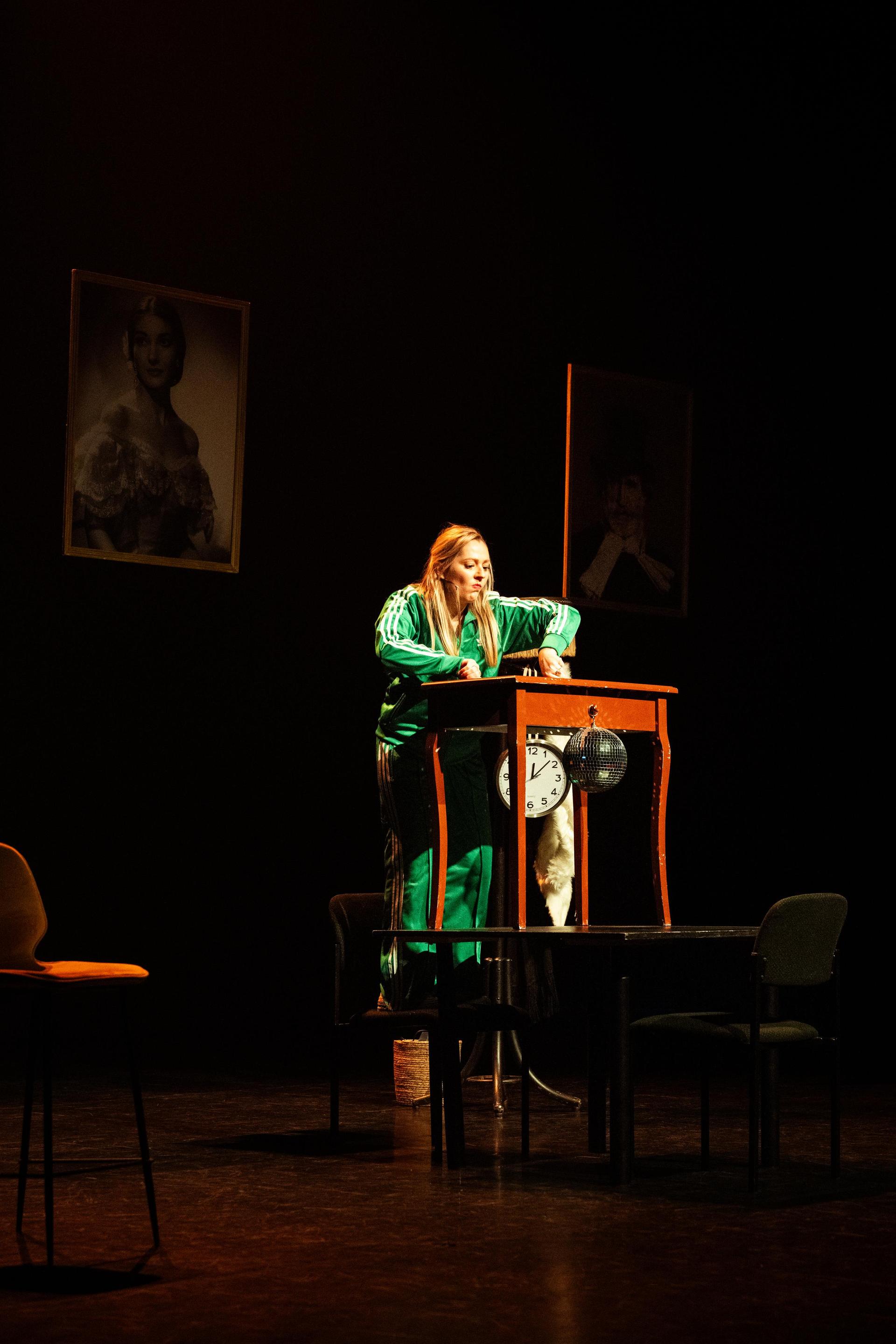 scènebeelden Celine Janssen - Operacafé