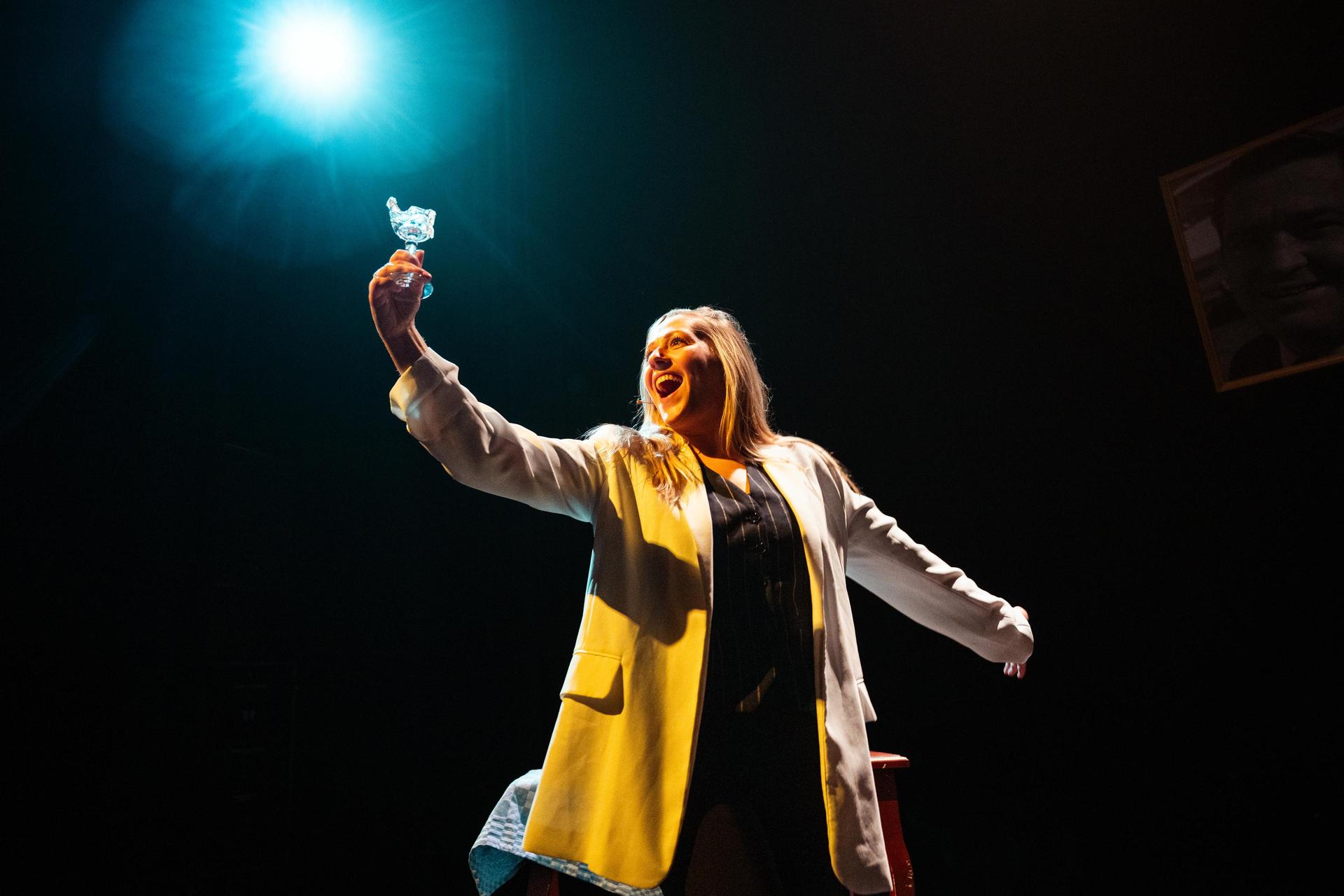 scènebeelden Celine Janssen - Operacafé