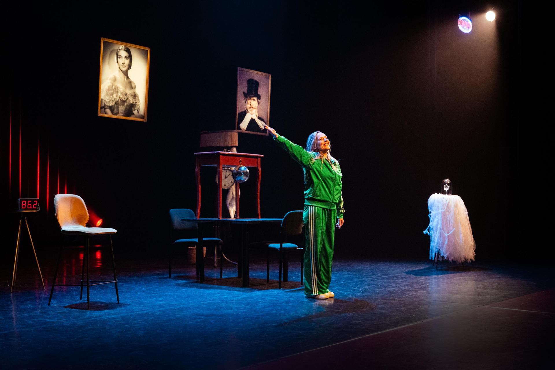 scènebeelden Celine Janssen - Operacafé