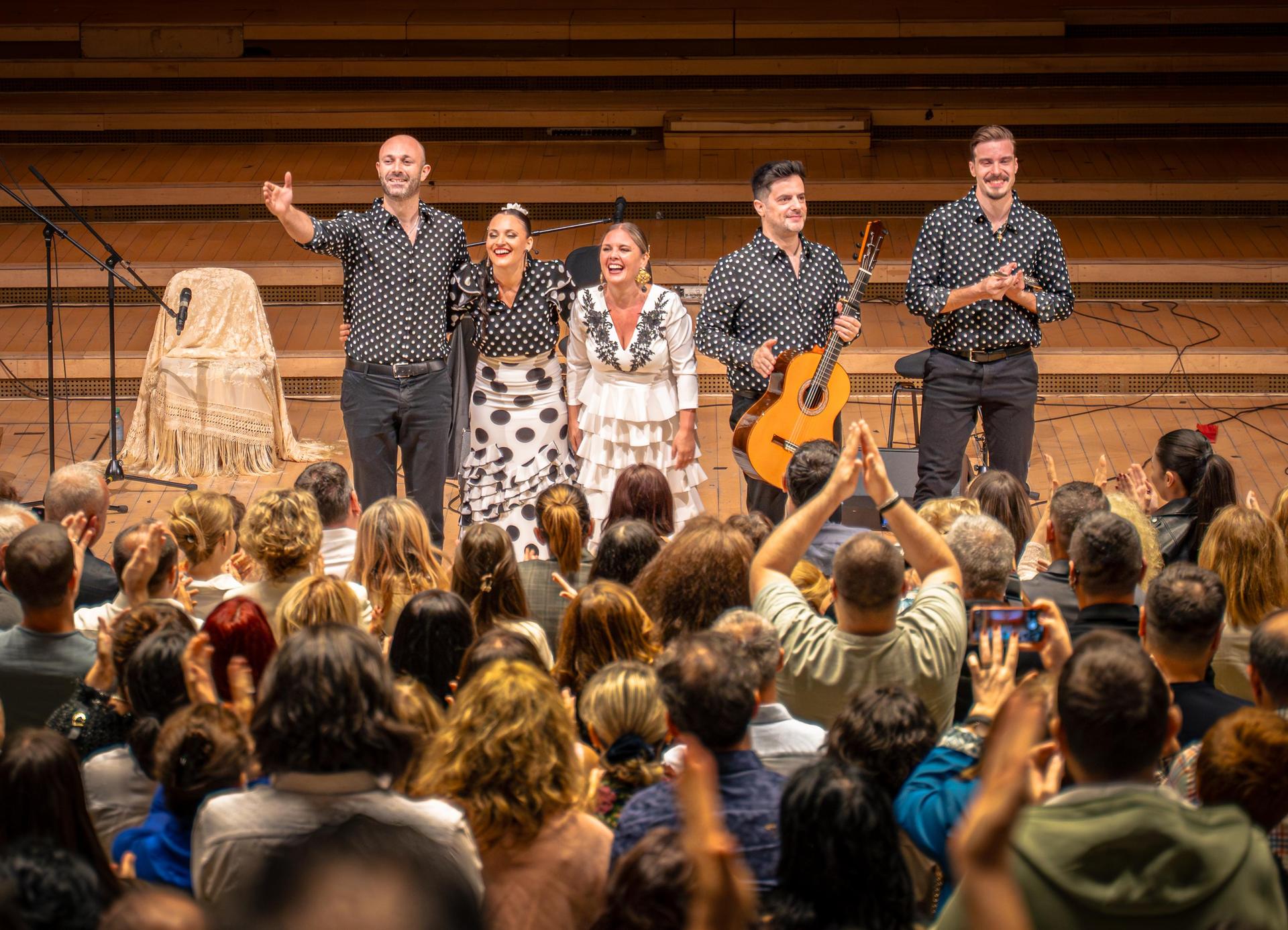 beelden Flamencomania op het podium