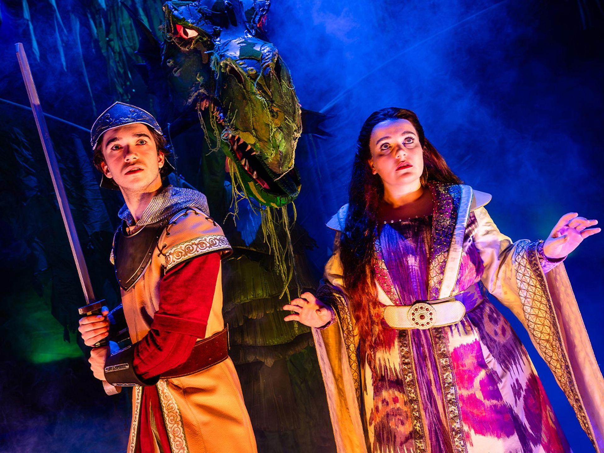 Efteling vertelt...Joris en de Draak (6+), scènefoto Joris en de Draak de Musical