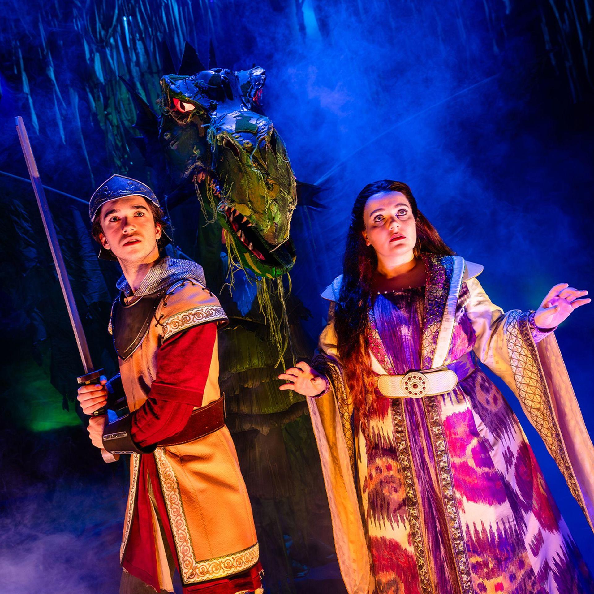 Efteling vertelt...Joris en de Draak (6+), scènefoto Joris en de Draak de Musical