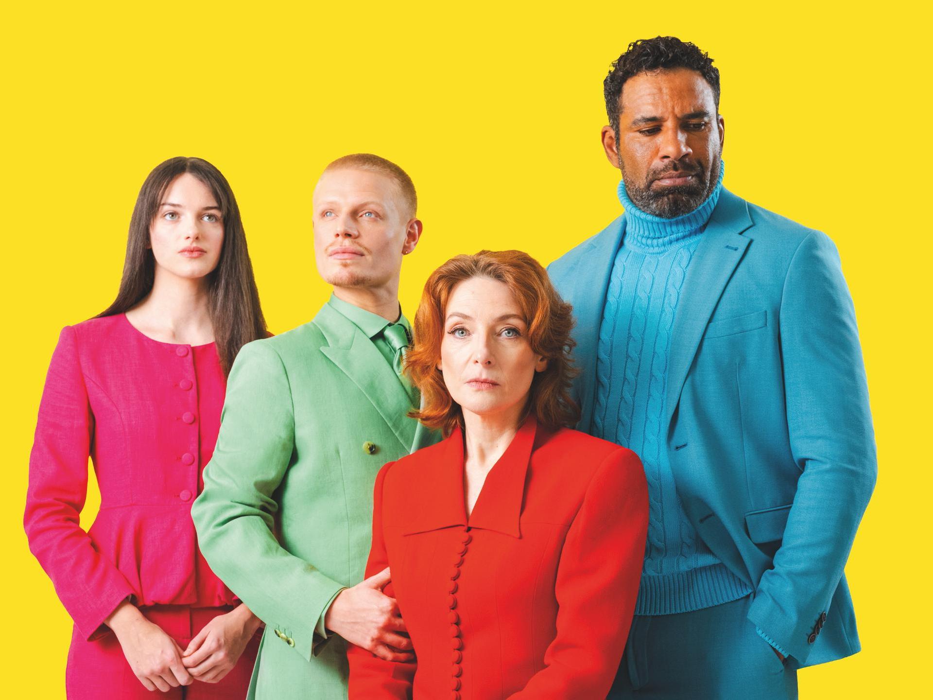 Next To Normal, Promotiebeeld Next To Normal met 4 acteurs in gekleurde pakken tegen een gele achtergrond