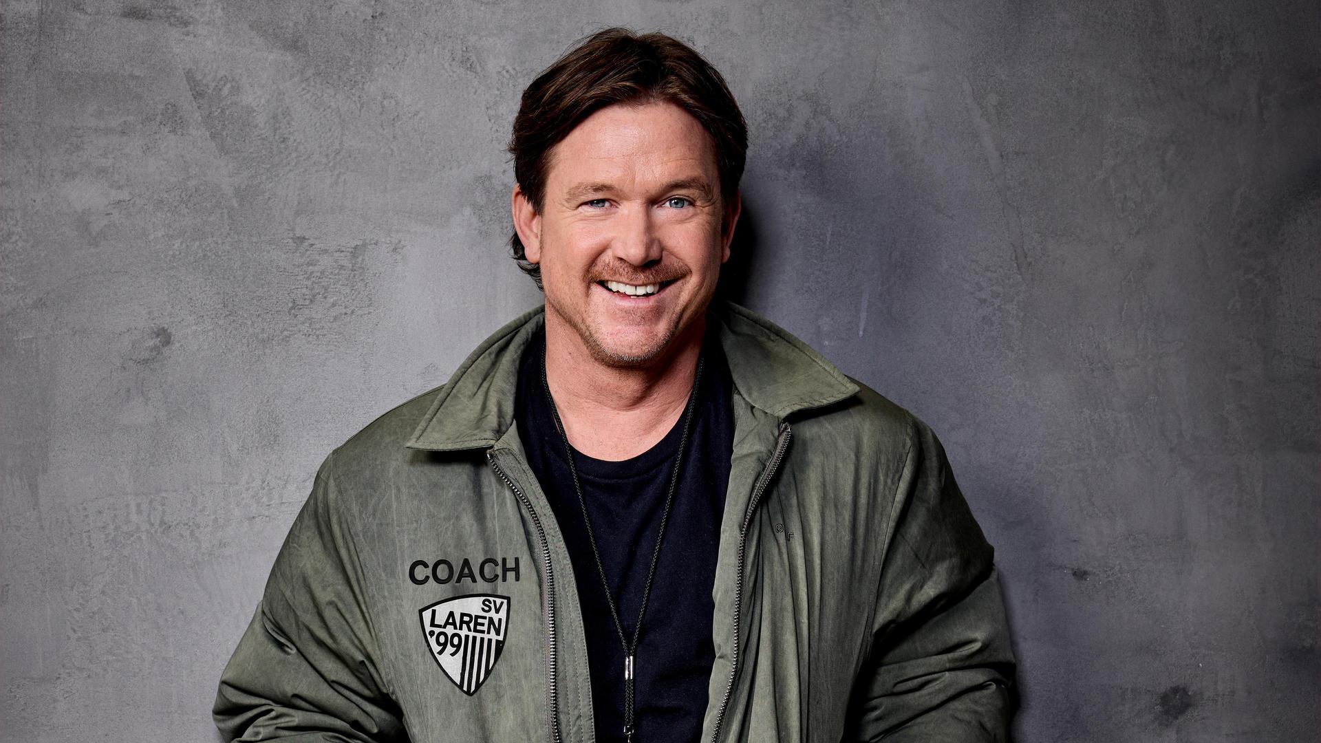 Johnny de Mol, Promotiebeeld van Johnny de Mol