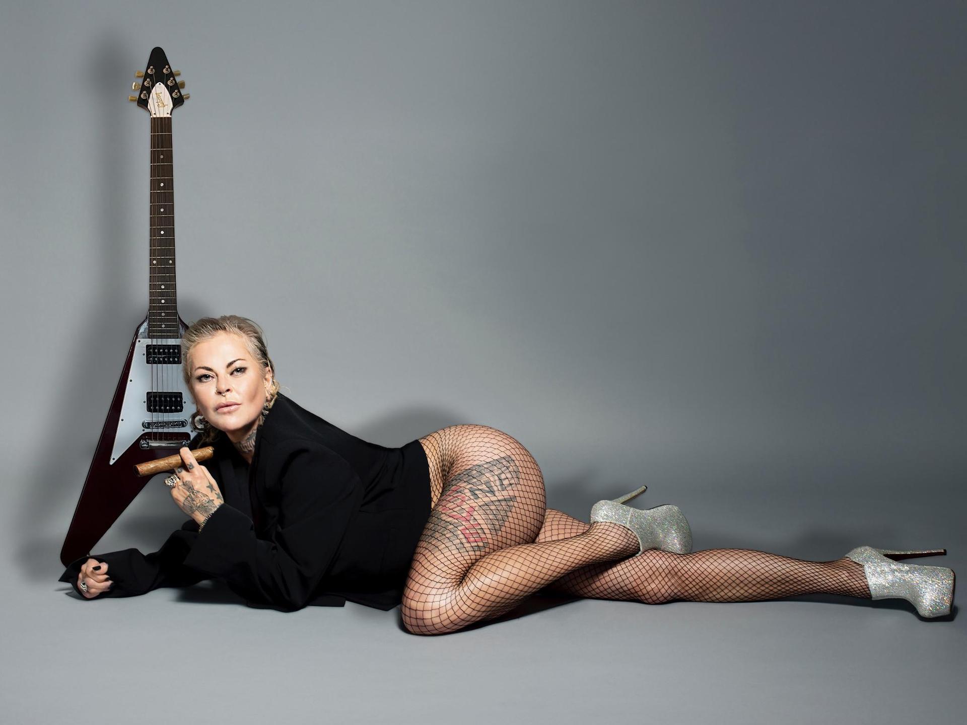 Dilana Smith - Legendary Men of Rock