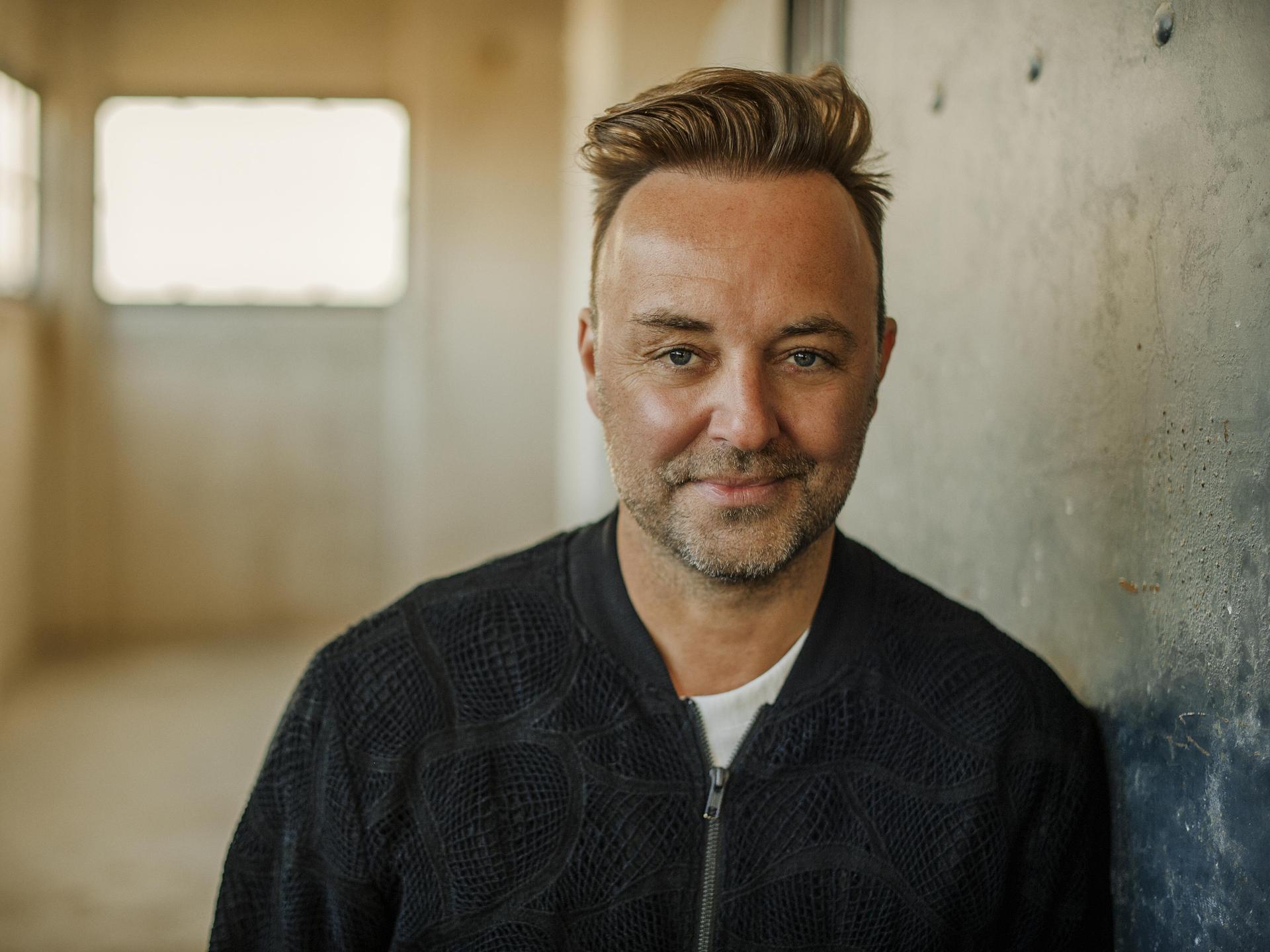 Niels Geusebroek - Because of You