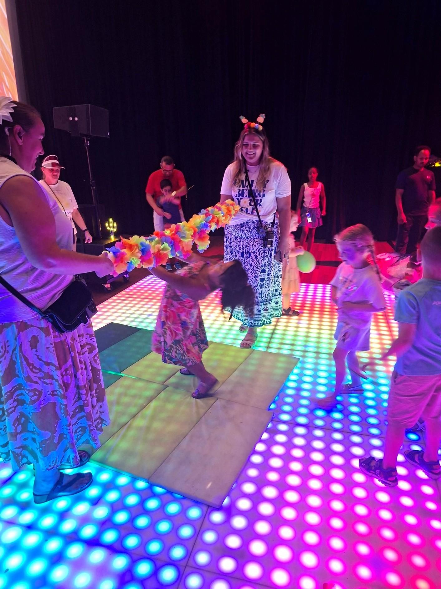 Foto's bezoekers Stoep Kids Kinderdisco 28 juni 2026