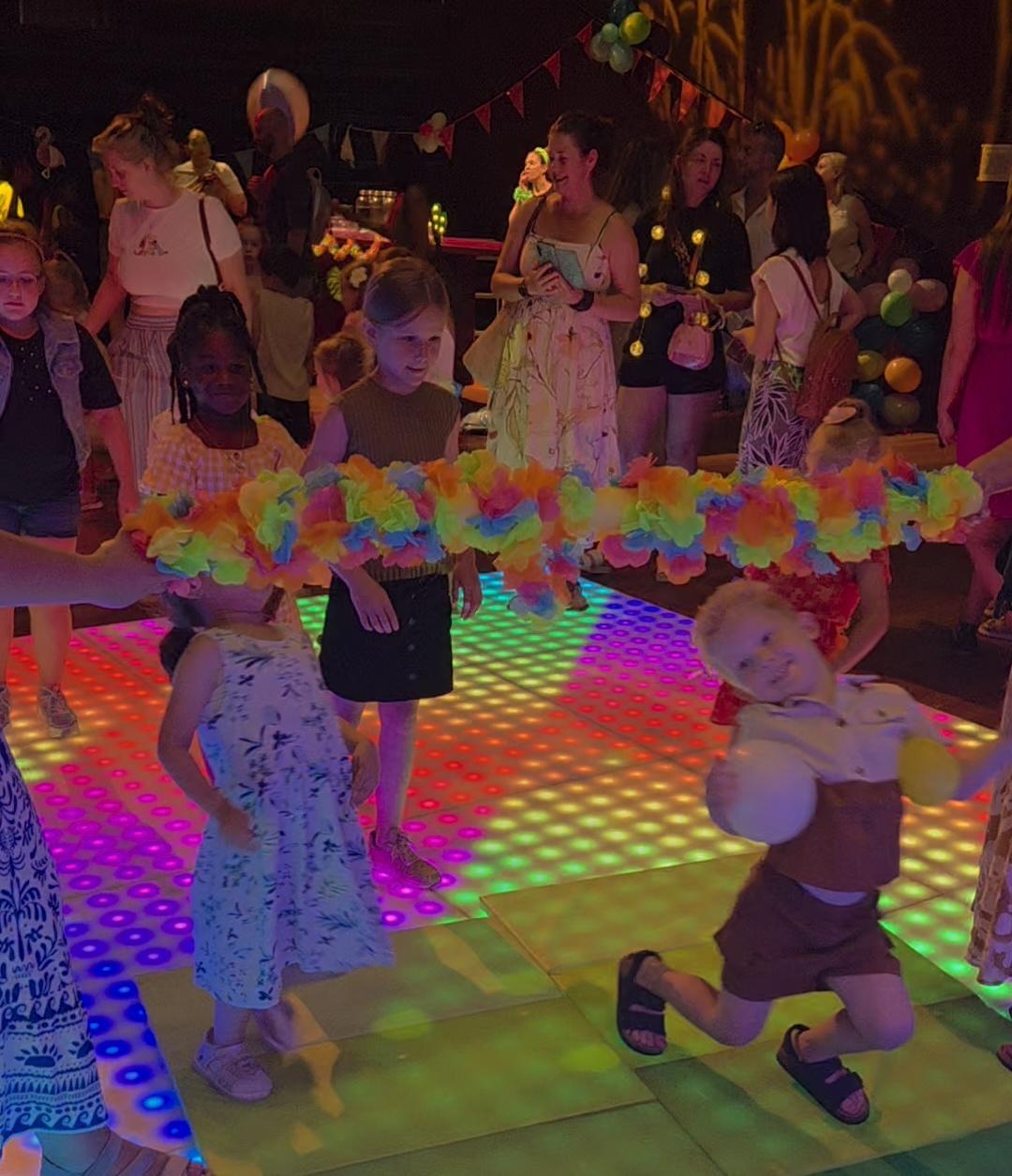 Foto's bezoekers Stoep Kids Kinderdisco 28 juni 2026