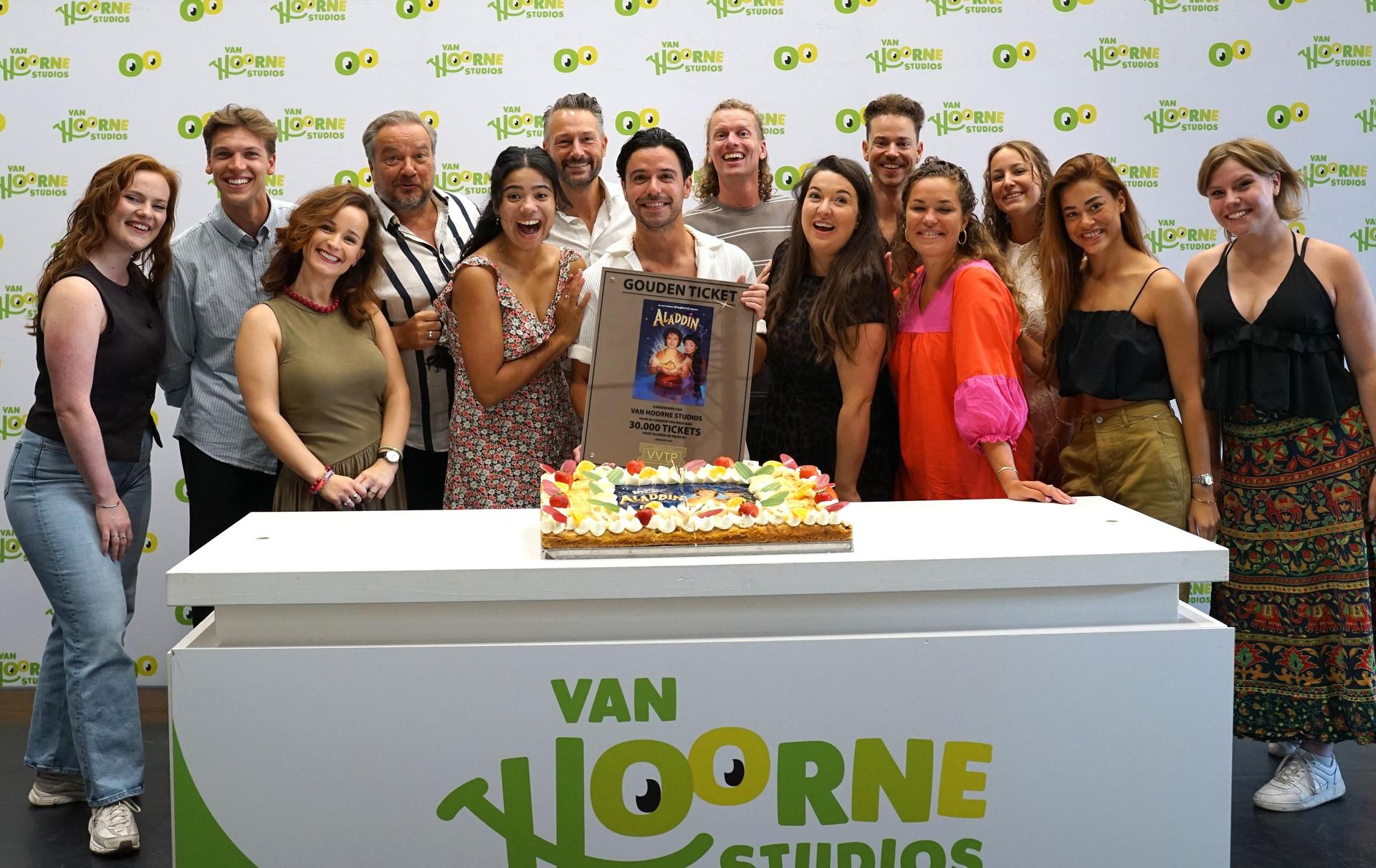 Foto van het taartmoment van Aladdin de Musical