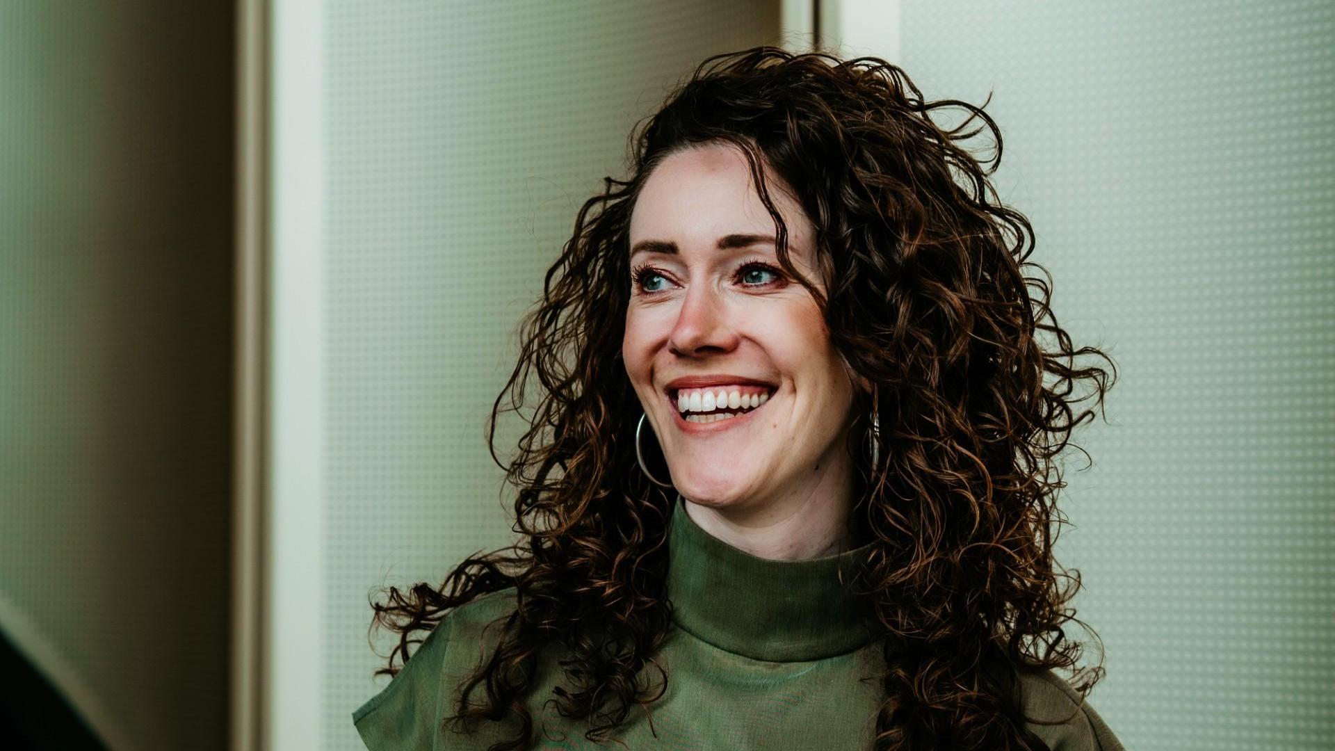 Nieuwe directeur voor Theater de Stoep en NIS, Plek voor Cultuur & Creatie, Foto van Chantal Kradolfer, vanaf 1 januari 2027 directeur Stoep en NIS