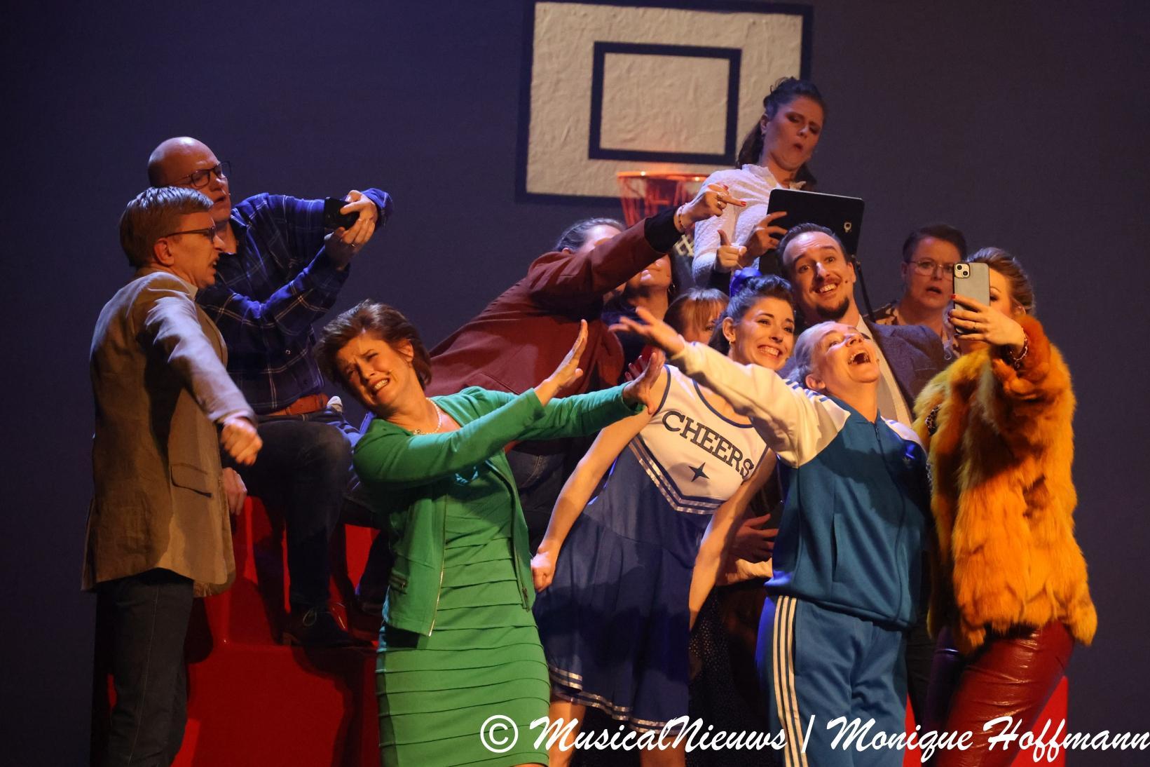 scènefoto optreden MusicAll op het podium