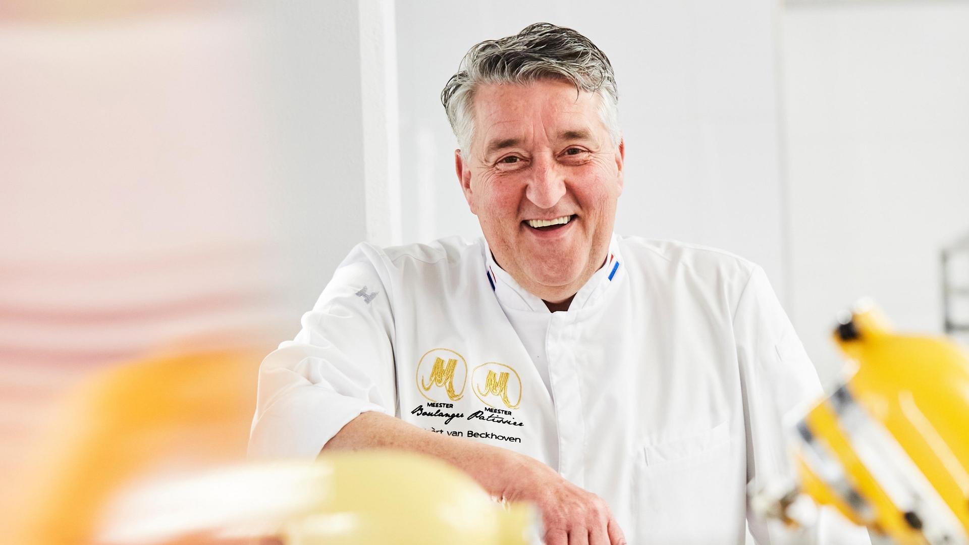 Robèrt van Beckhoven, Foto van een lachende Robert van Beckhoven in zijn bakkersjas