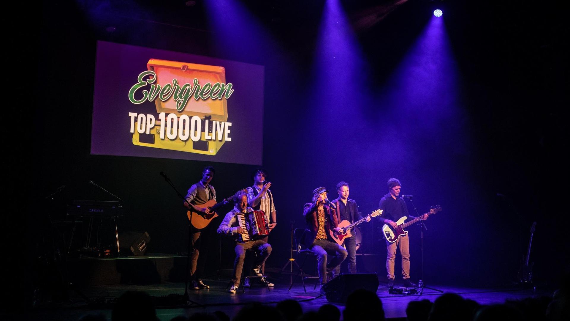 Evergreen Top 1000 Live!, Foto band Evergreen Top 1000 live op het podium tijdens optreden
