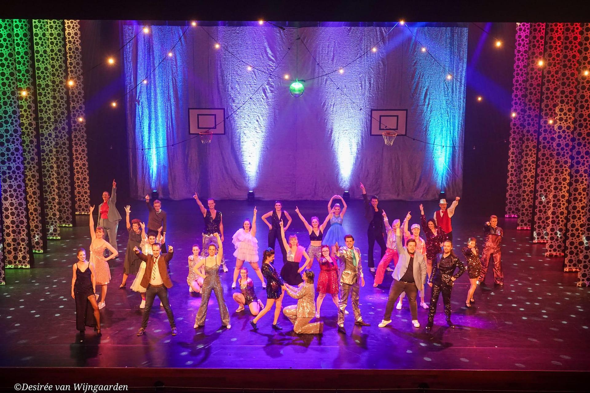 scènefoto optreden MusicAll op het podium