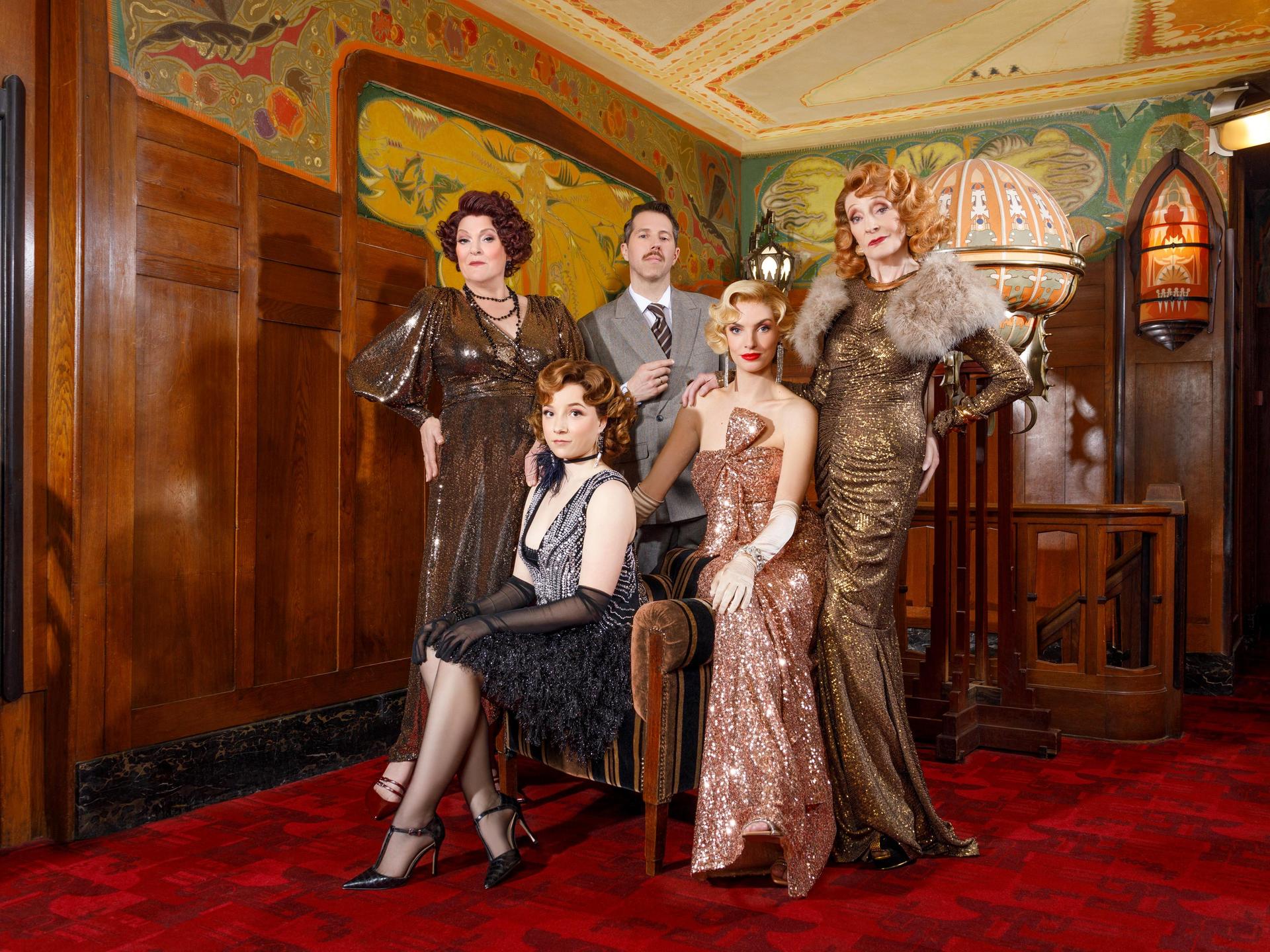 Foxtrot, Cast Foxtrot: William Spaaij, Gerrie van der Klei, Marjolijn Touw, Teuntje Post , Renée de Gruijl