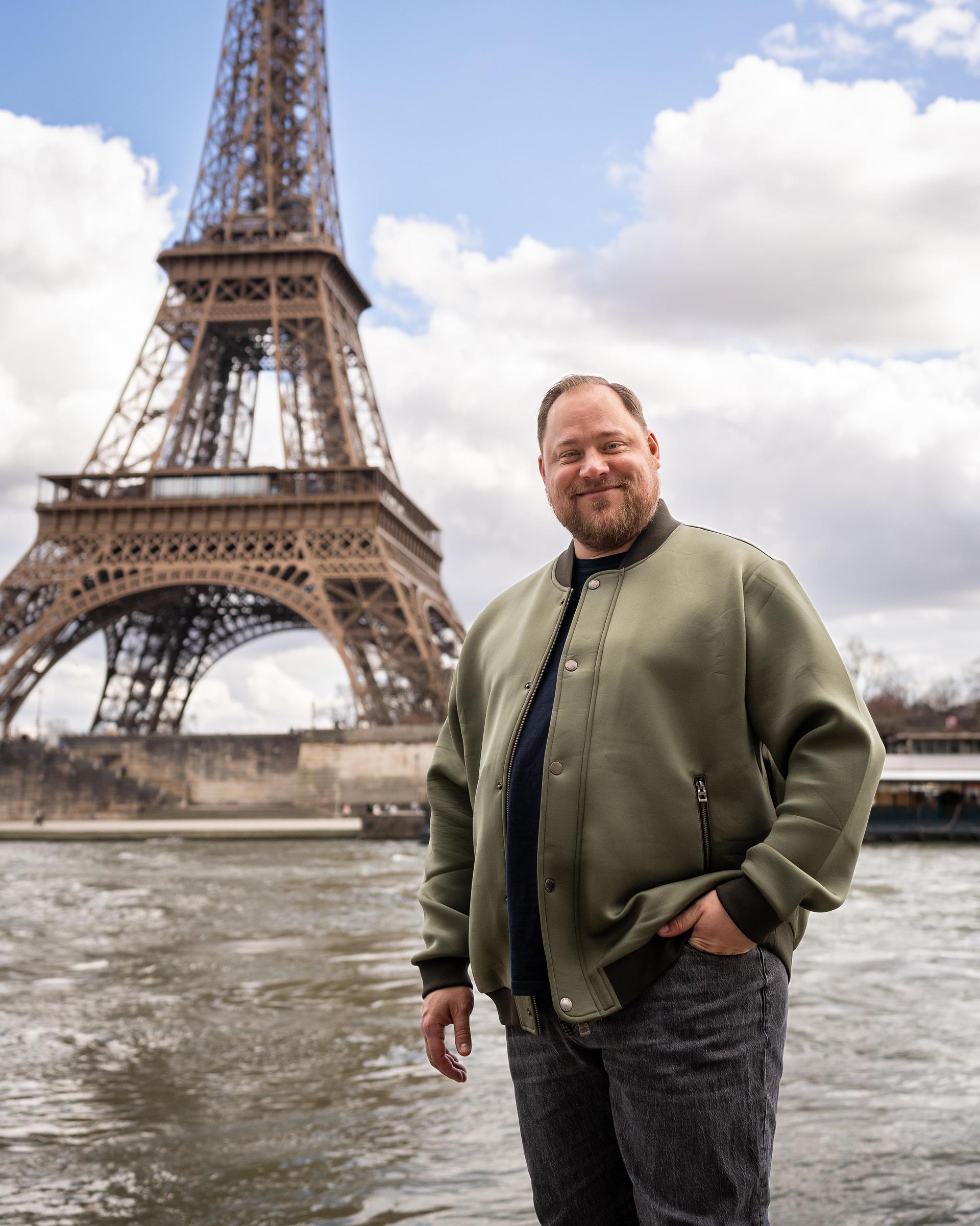 Castfoto Eiffel. Dennis Willekens voor de Eiffeltoren