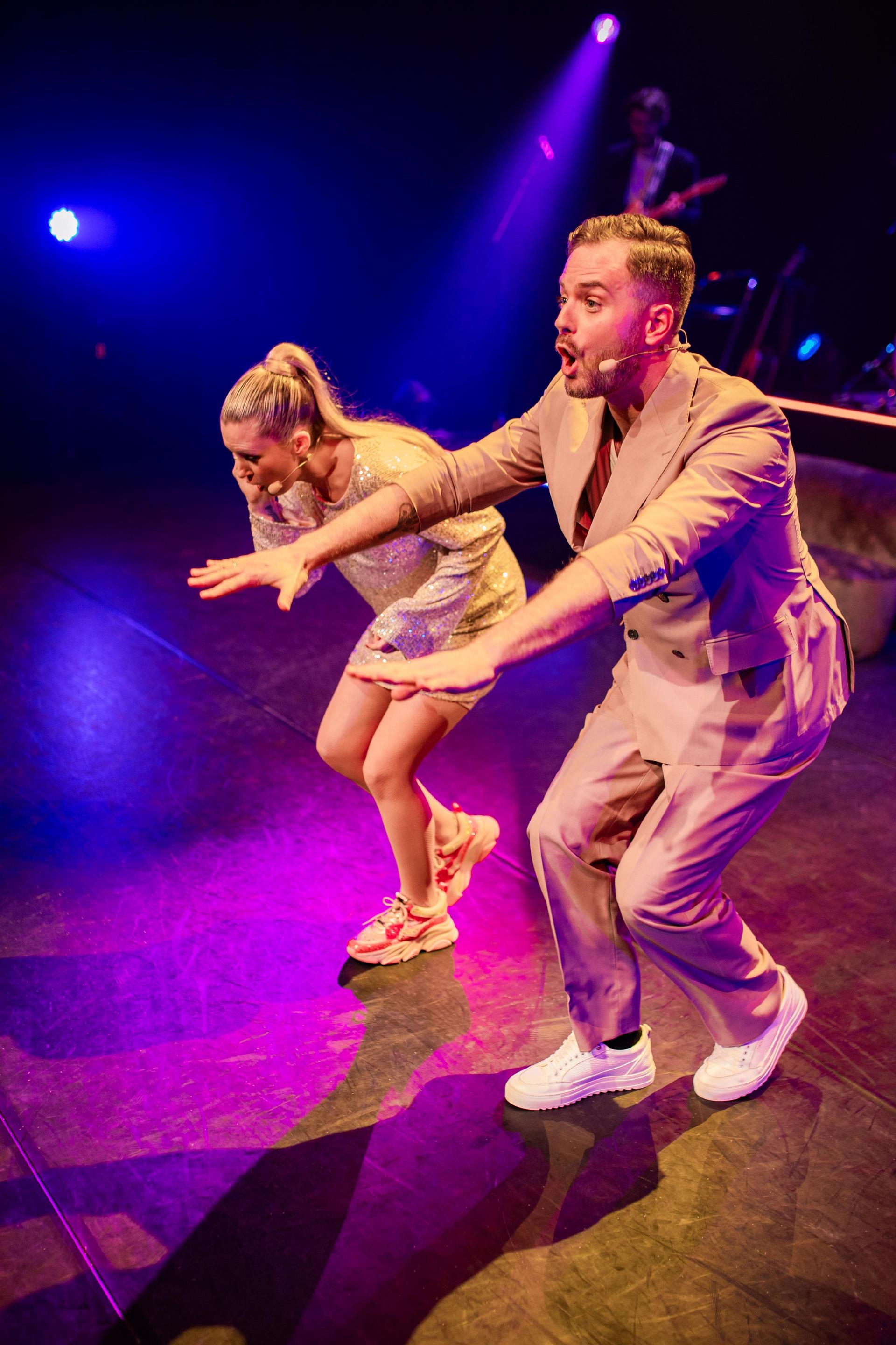 scènefoto Jim en Bettina op het podium